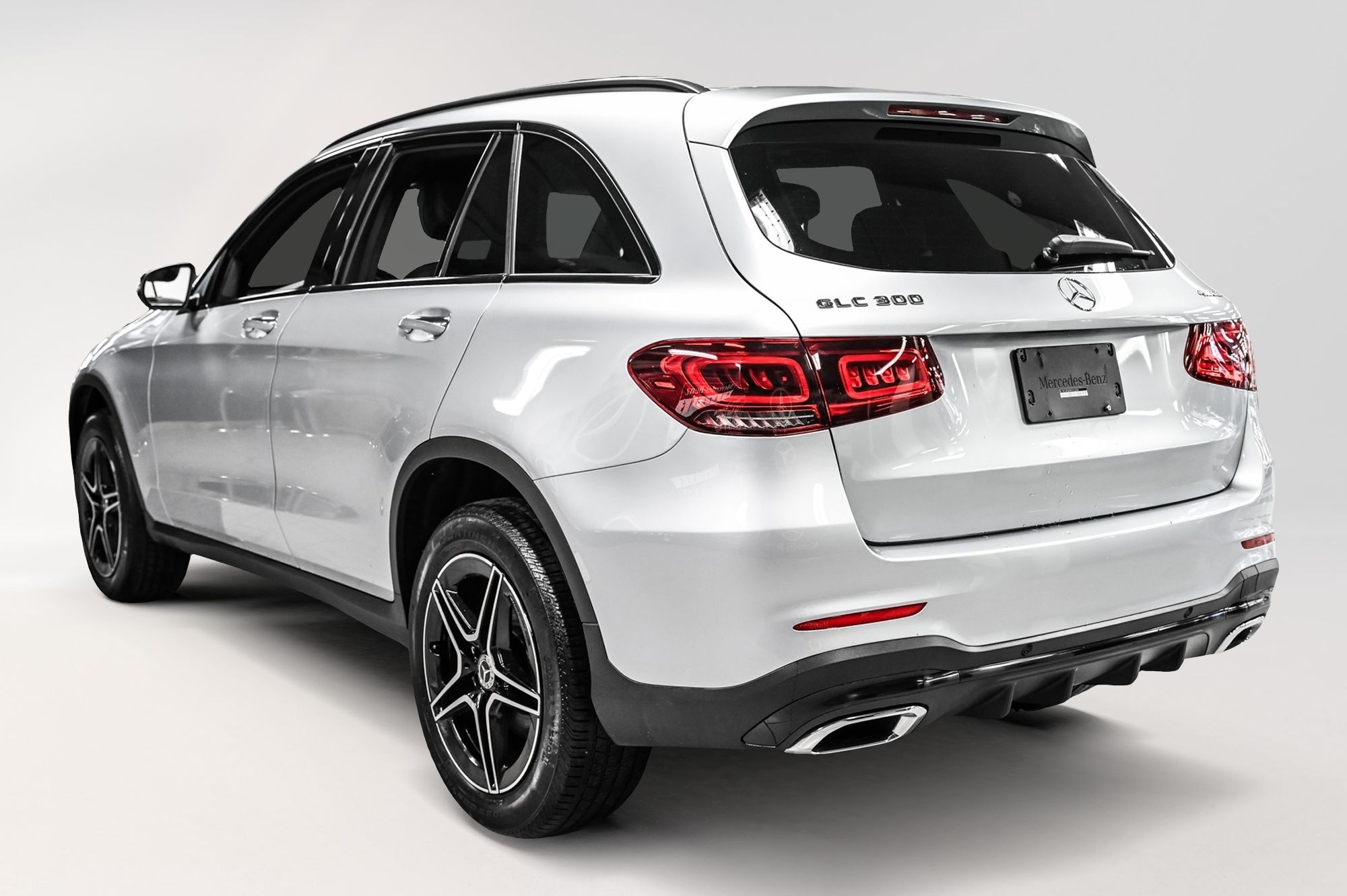 Mercedes-Benz GLC300  2022 à Dollard-des-Ormeaux, Québec