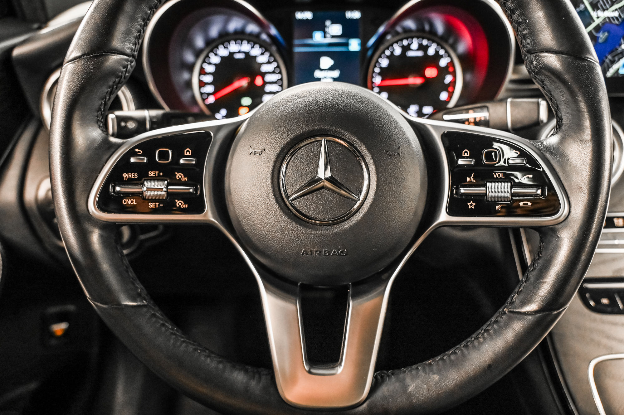 Mercedes-Benz GLC300  2022 à Dollard-des-Ormeaux, Québec