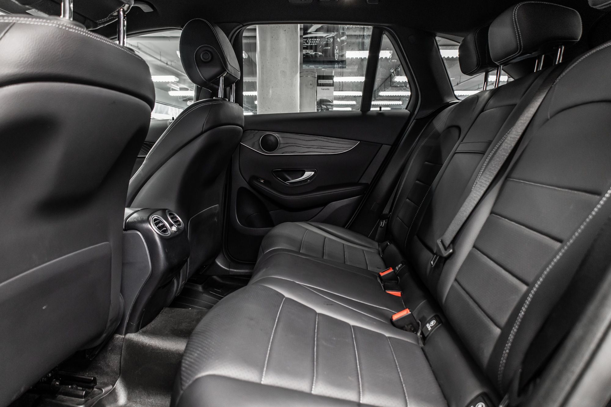 Mercedes-Benz GLC300  2022 à Dollard-des-Ormeaux, Québec