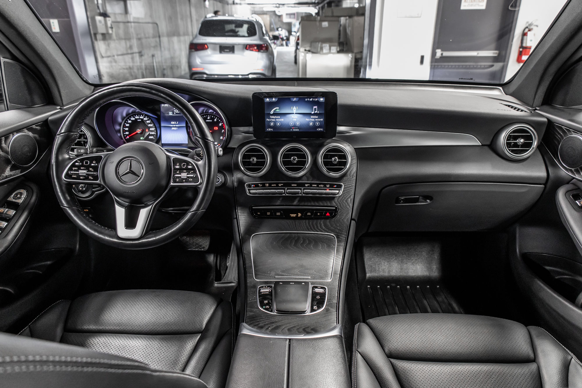 Mercedes-Benz GLC300  2022 à Dollard-des-Ormeaux, Québec
