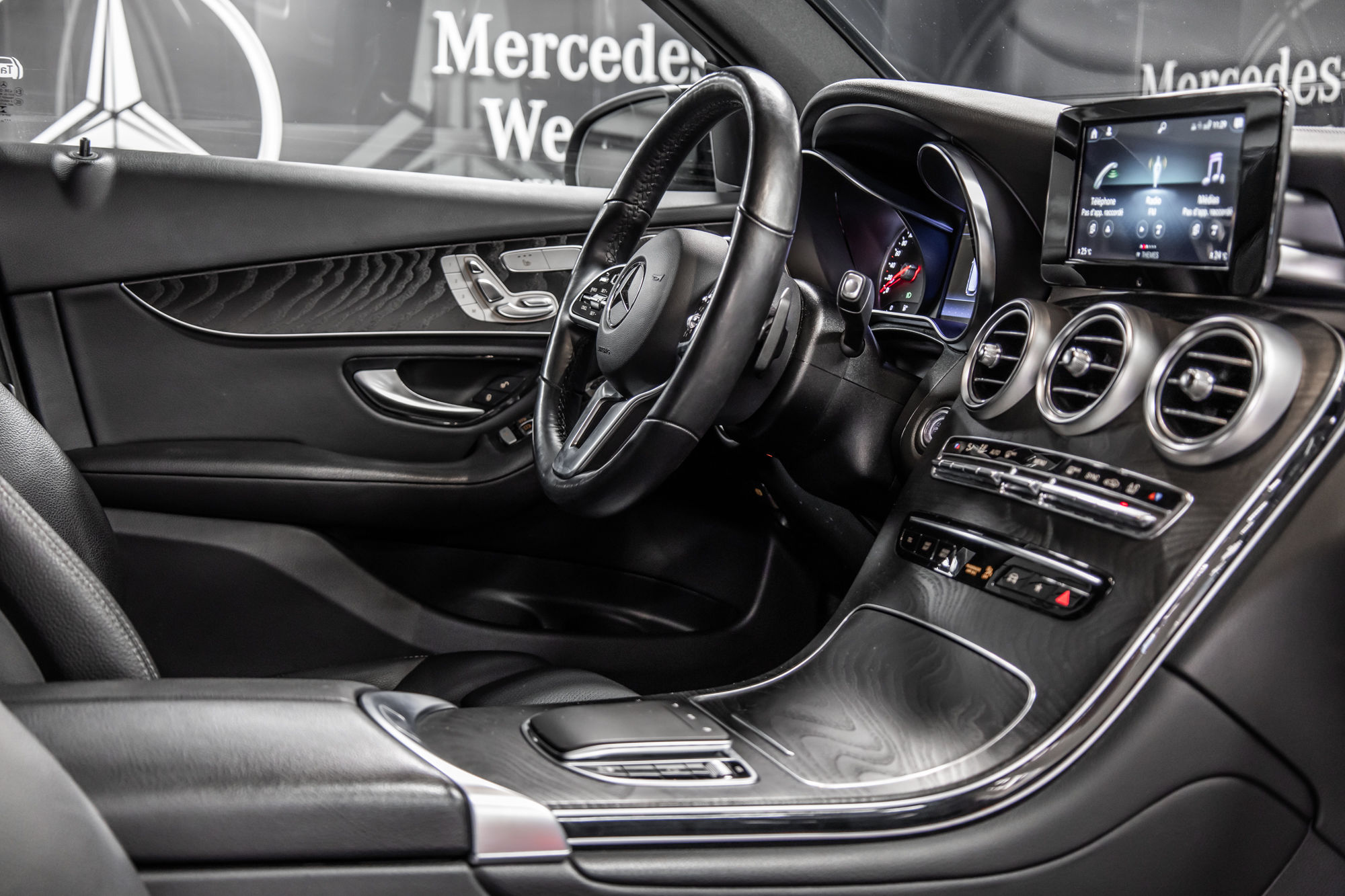 Mercedes-Benz GLC300  2022 à Dollard-des-Ormeaux, Québec