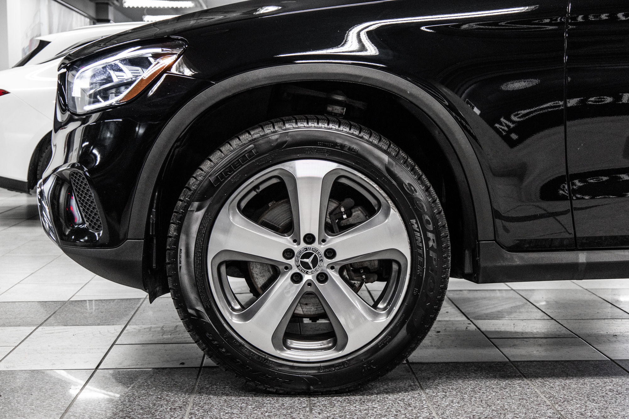 Mercedes-Benz GLC300  2022 à Dollard-des-Ormeaux, Québec