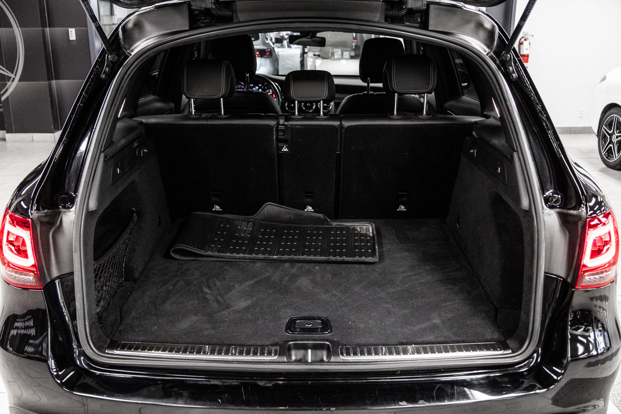 Mercedes-Benz GLC300  2022 à Dollard-des-Ormeaux, Québec