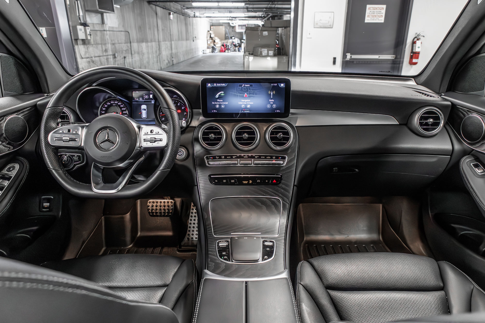 Mercedes-Benz GLC300  2022 à Dollard-des-Ormeaux, Québec
