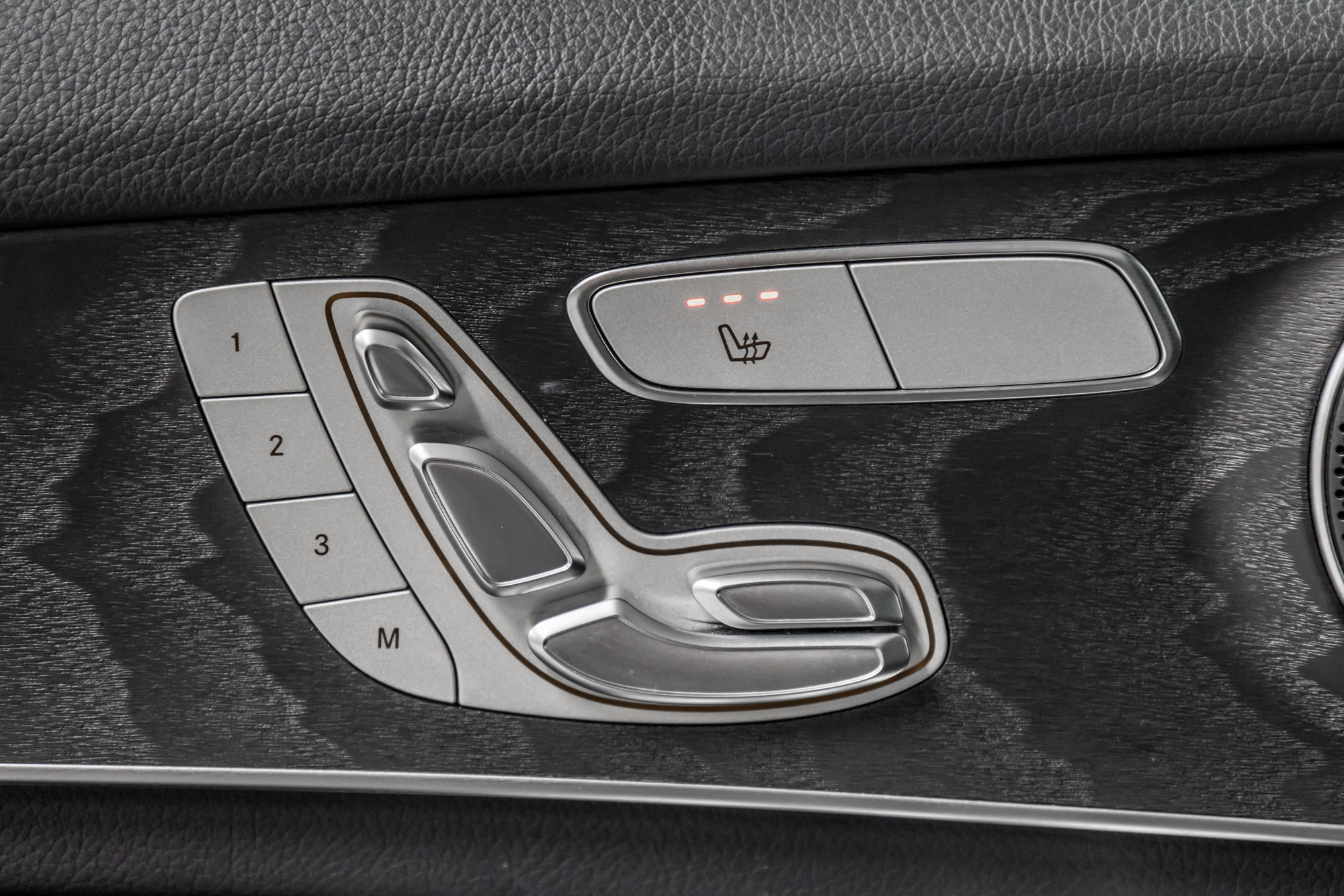 Mercedes-Benz GLC300  2022 à Dollard-des-Ormeaux, Québec