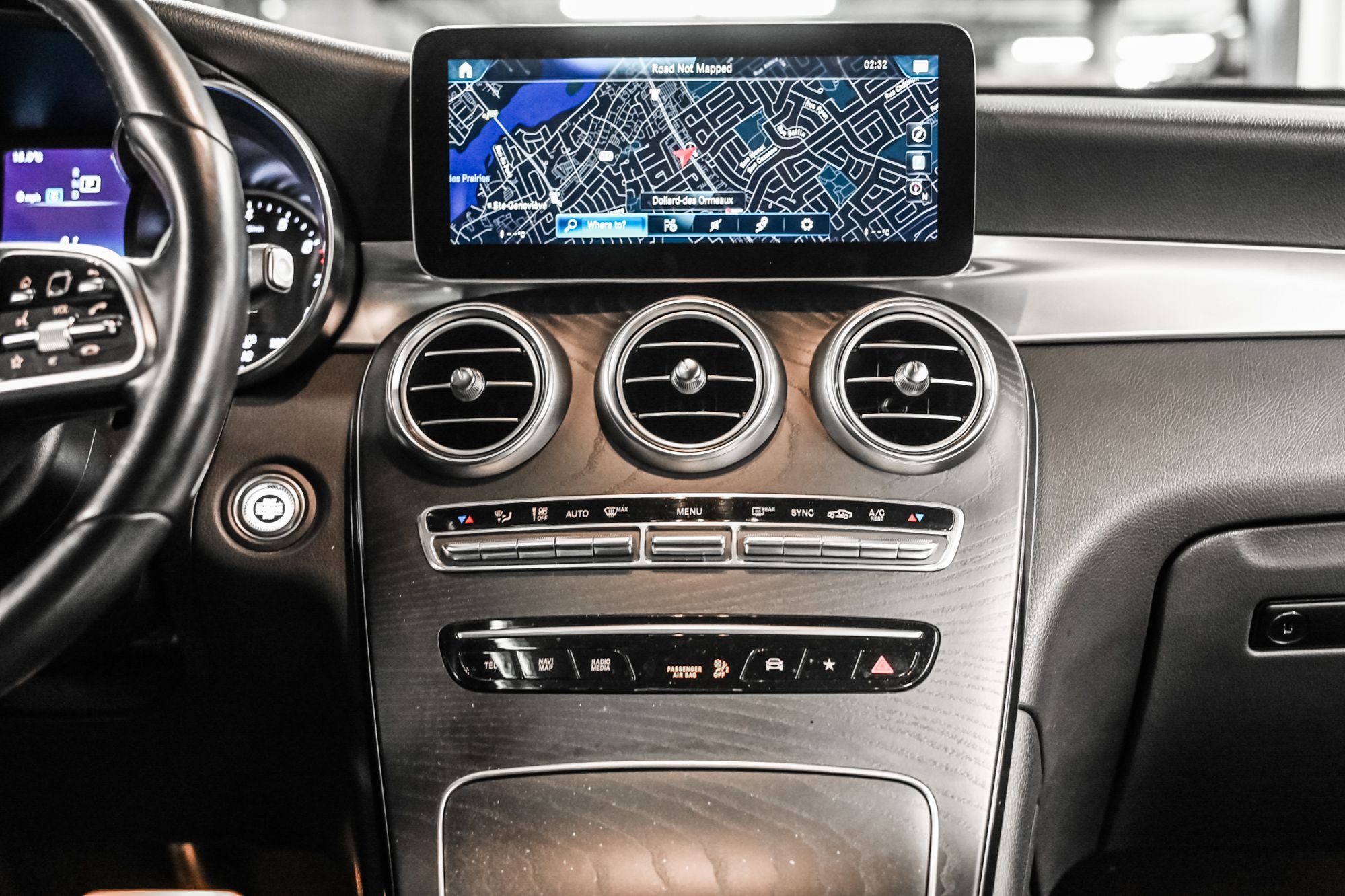 Mercedes-Benz GLC300  2022