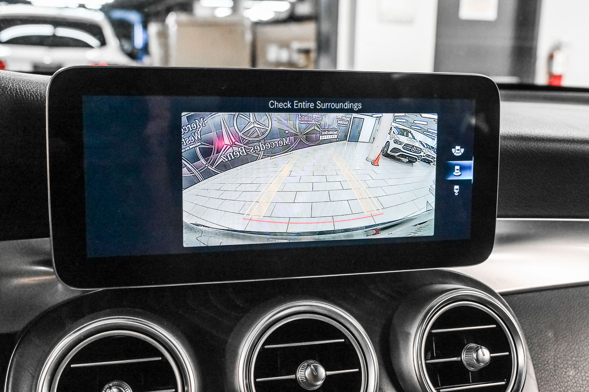 Mercedes-Benz GLC300  2022