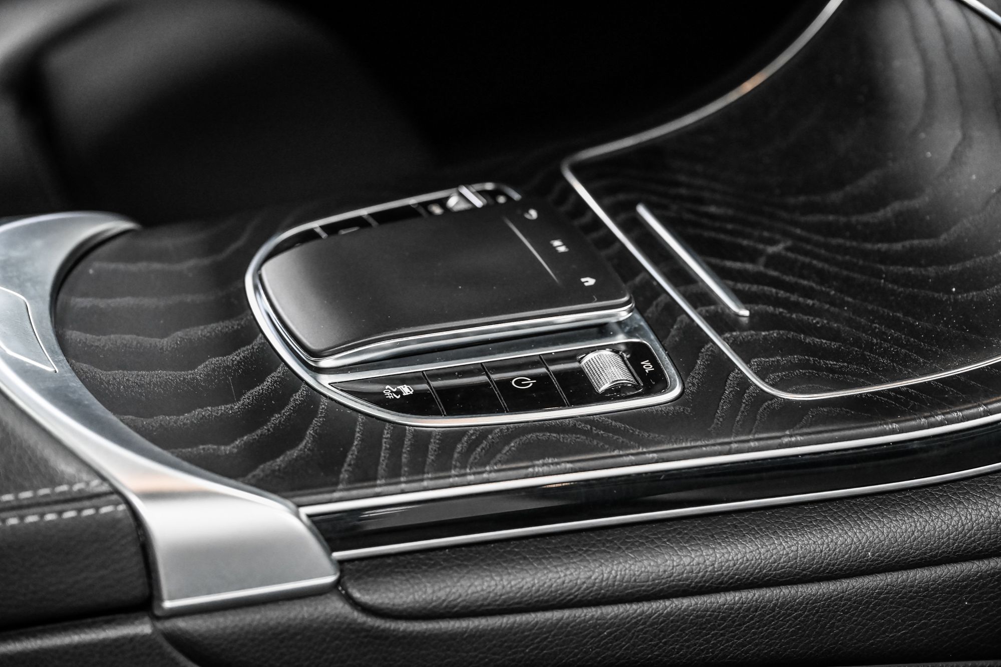 Mercedes-Benz GLC300  2022