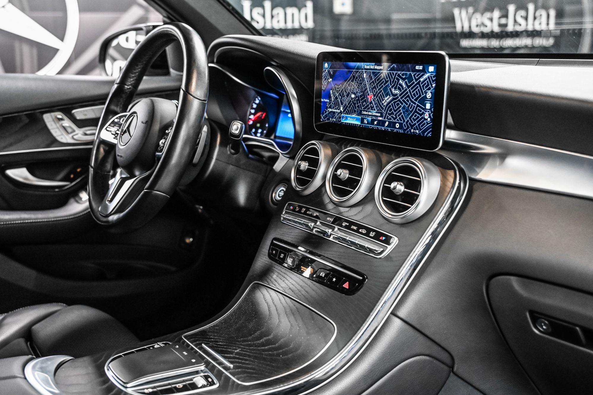 Mercedes-Benz GLC300  2022