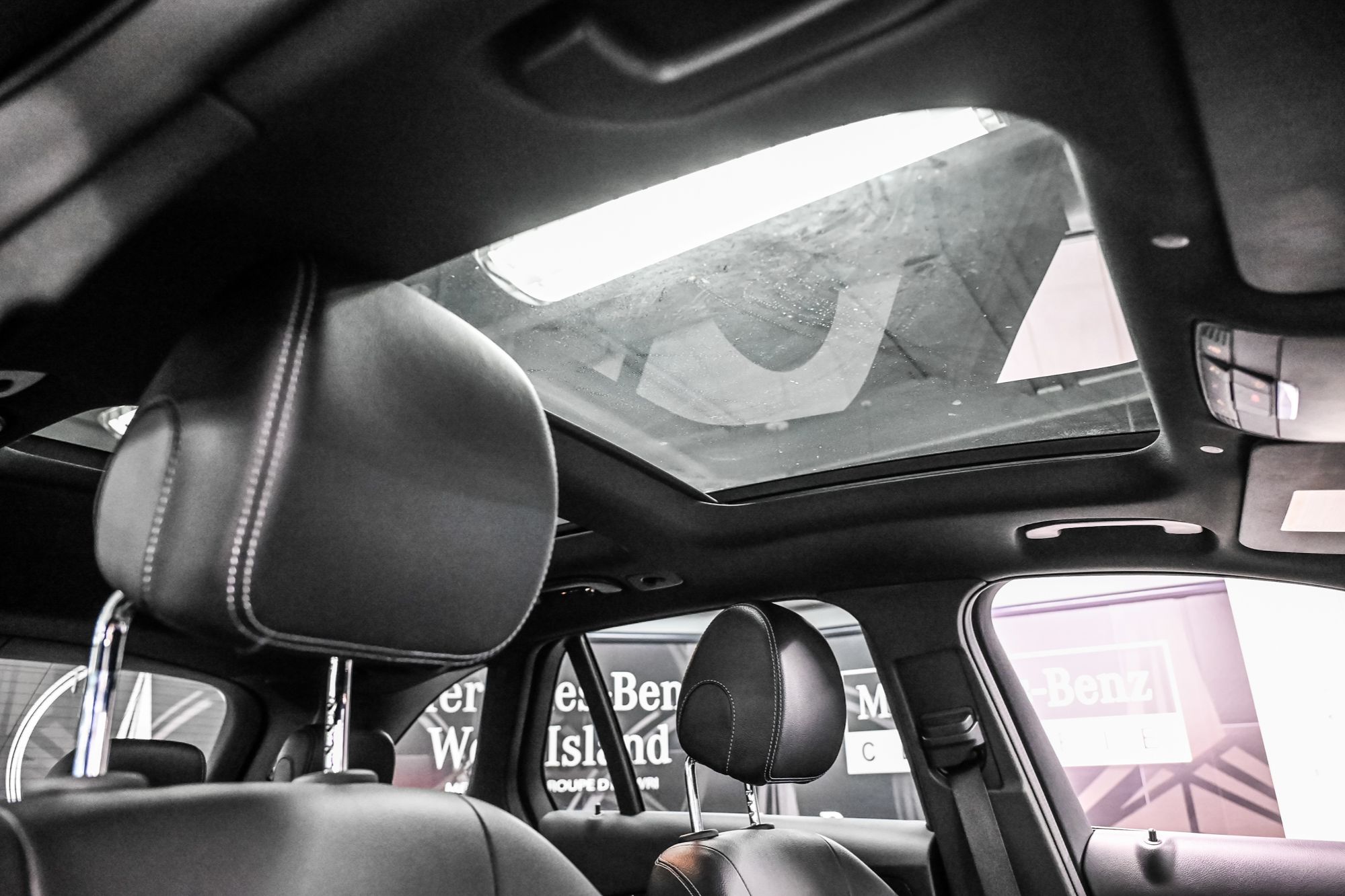 Mercedes-Benz GLC300  2022