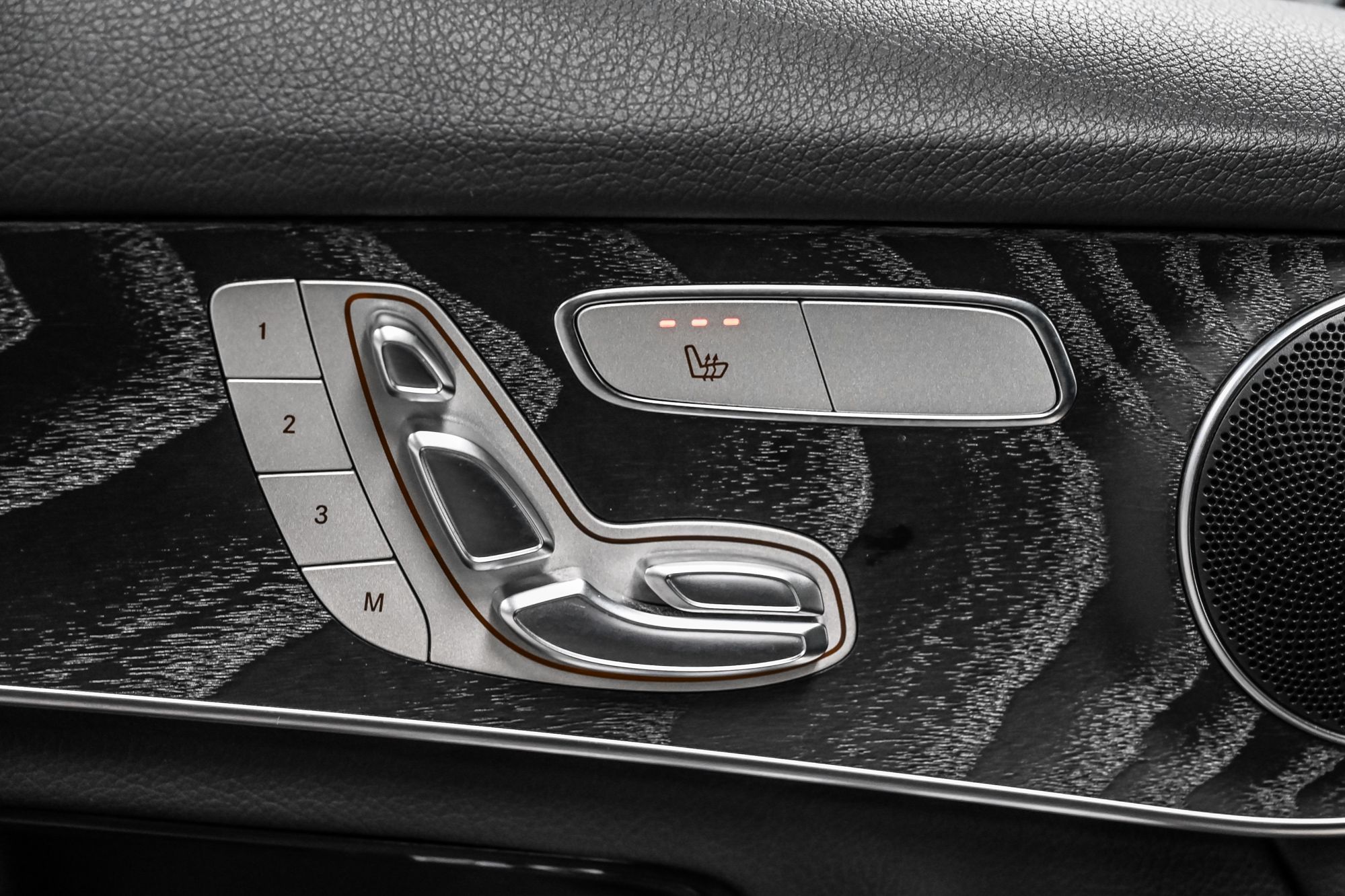 Mercedes-Benz GLC300  2022