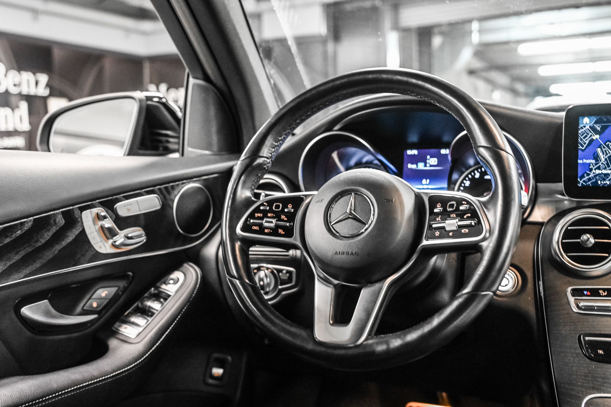 Mercedes-Benz GLC300  2022