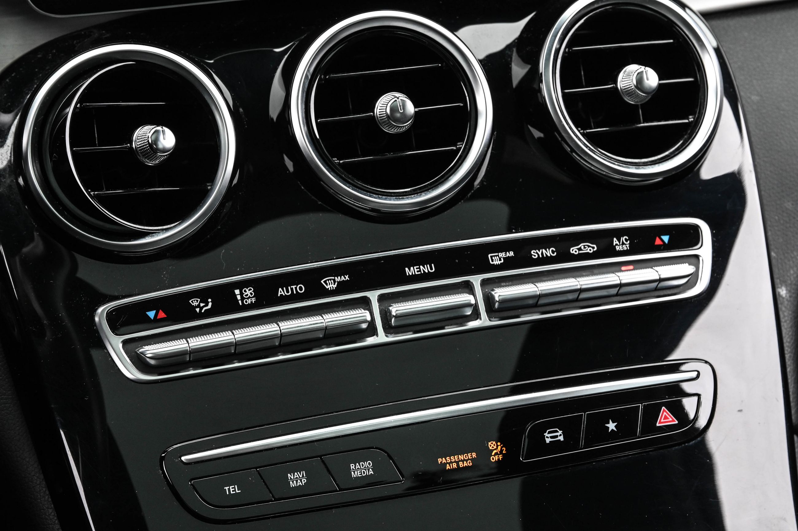 Mercedes-Benz GLC300  2022