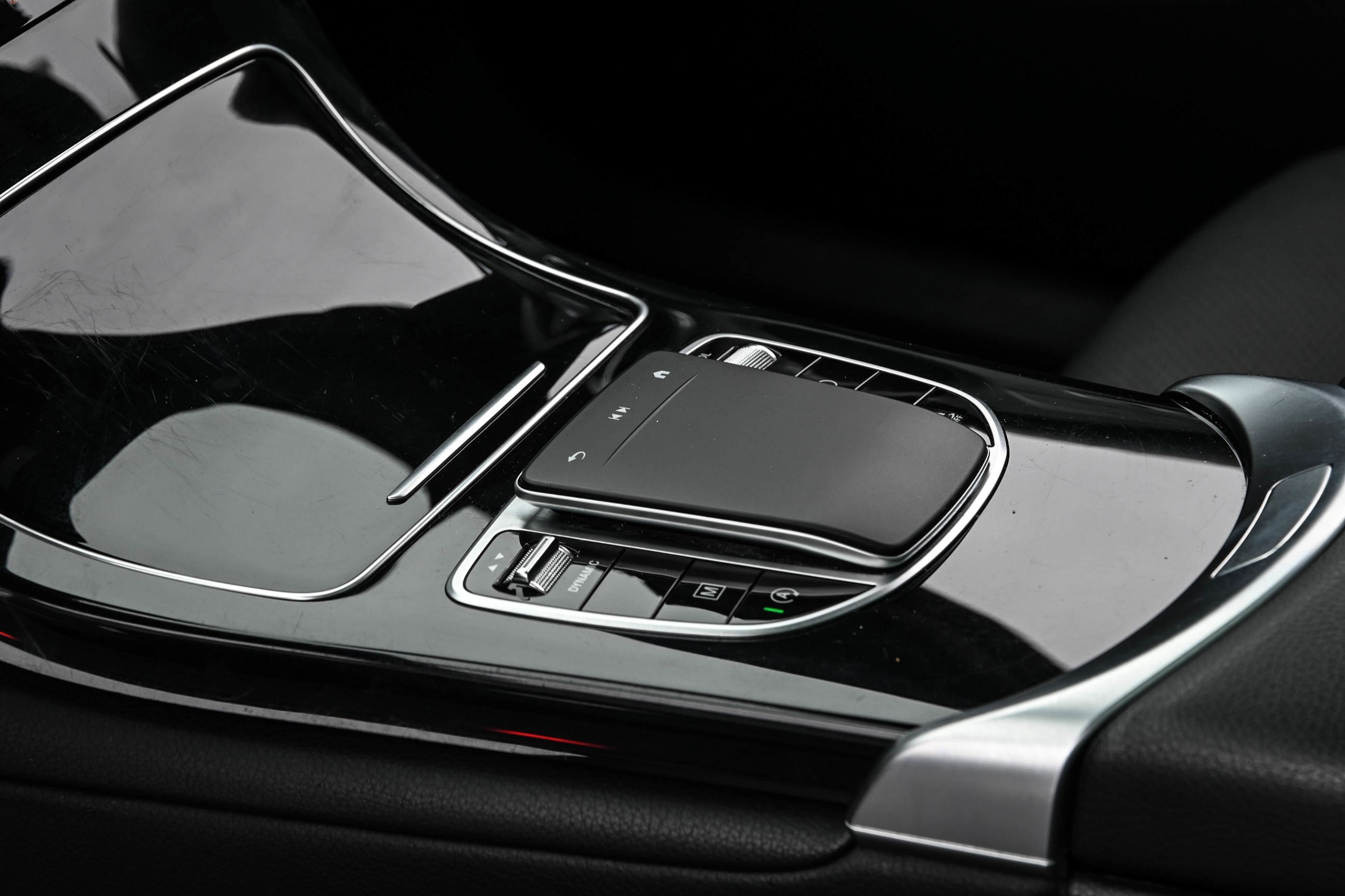 Mercedes-Benz GLC300  2022