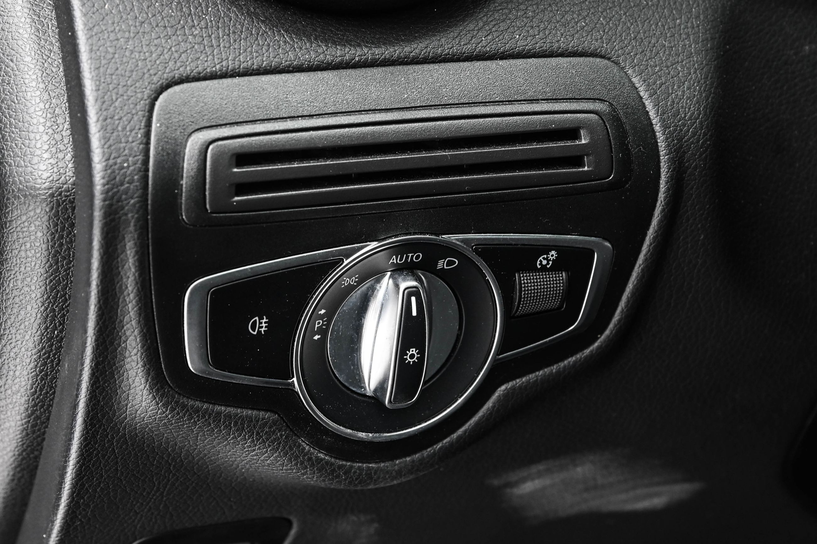 Mercedes-Benz GLC300  2022