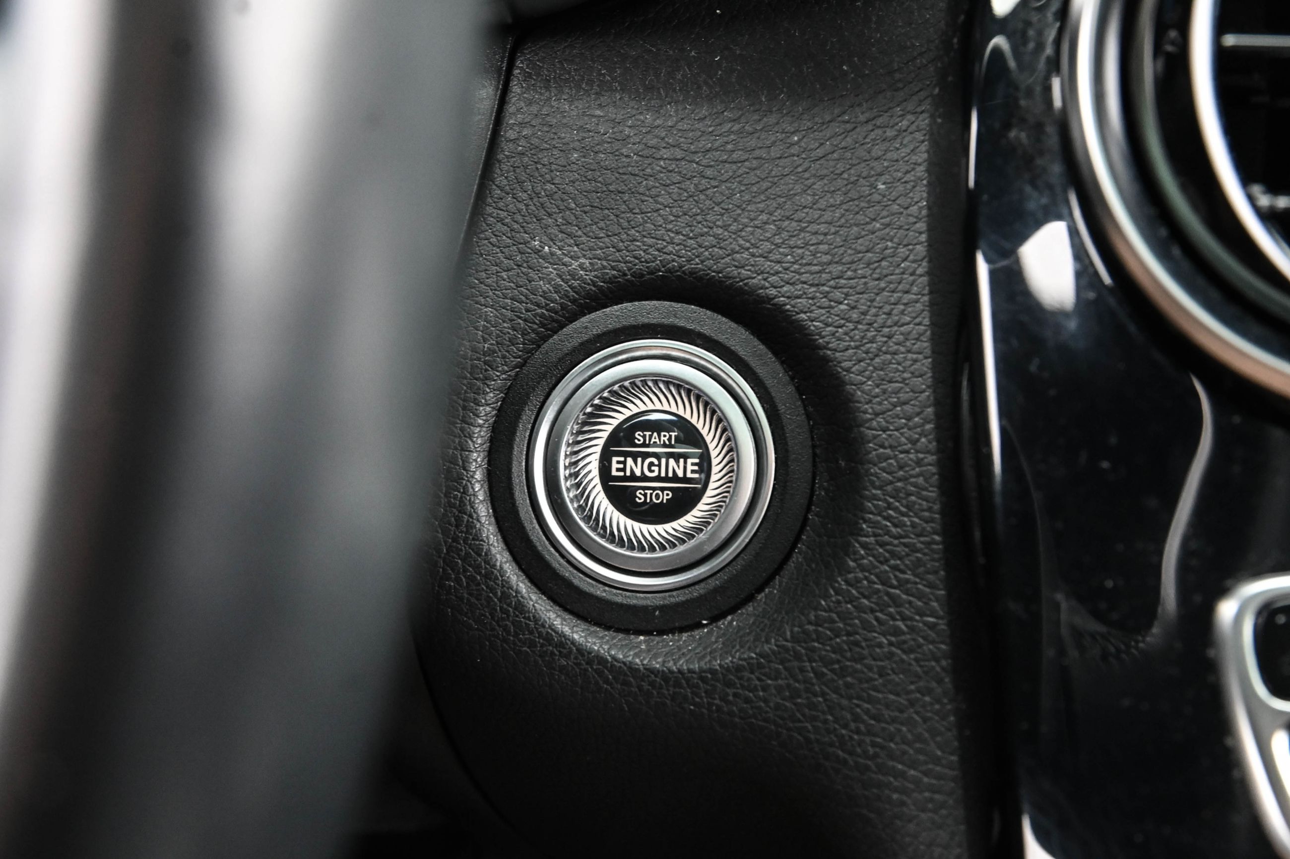 Mercedes-Benz GLC300  2022