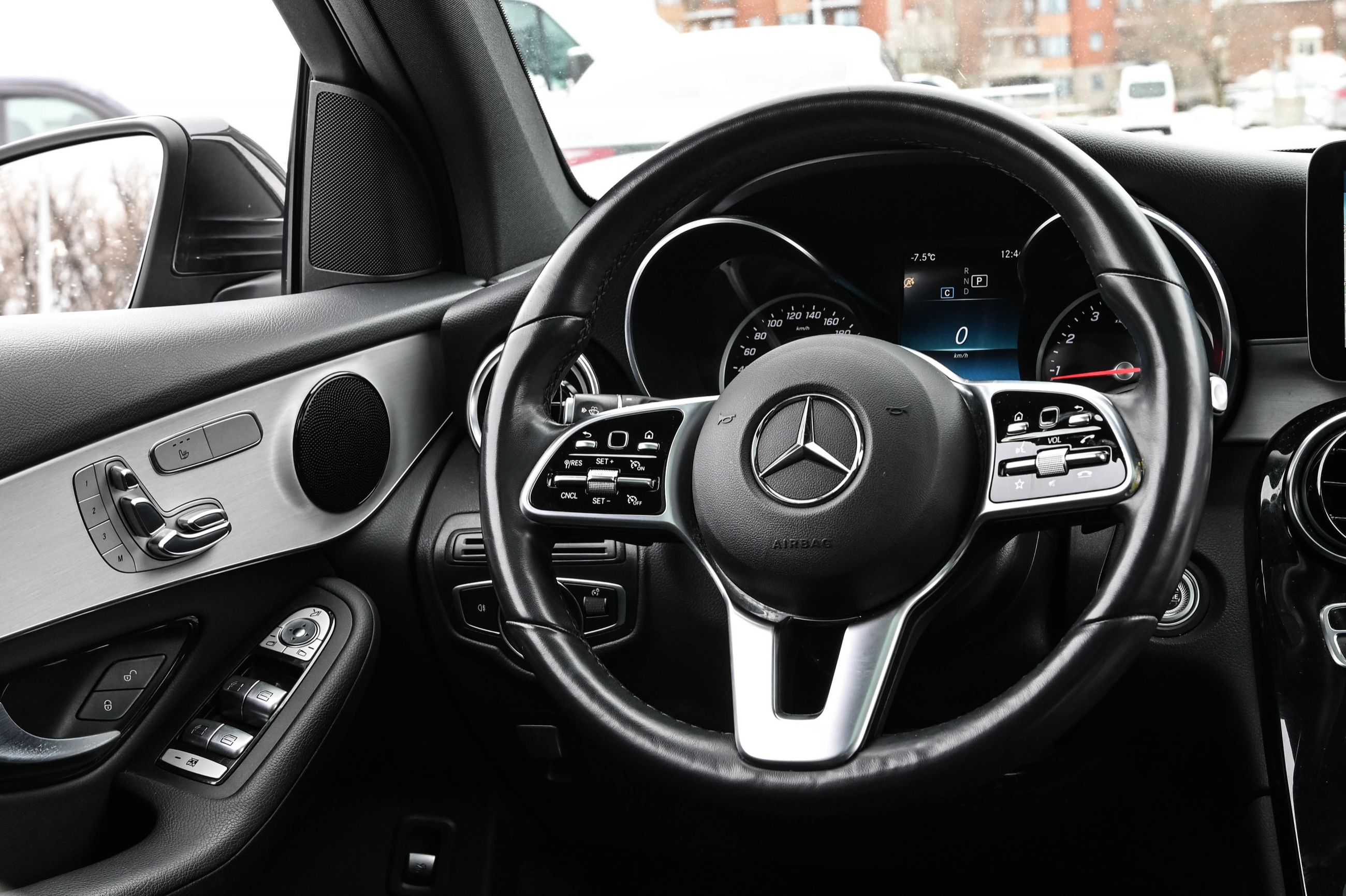 Mercedes-Benz GLC300  2022