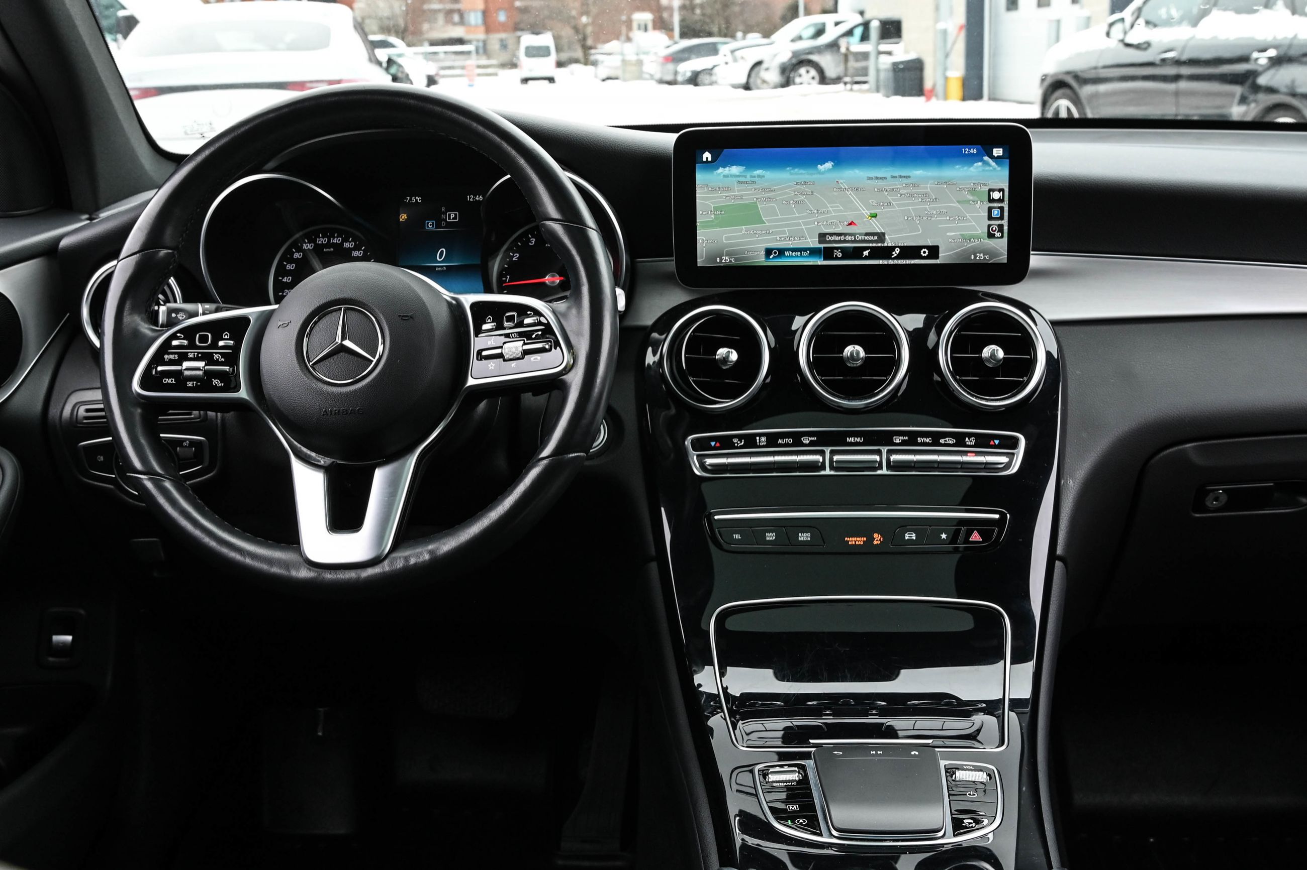 Mercedes-Benz GLC300  2022