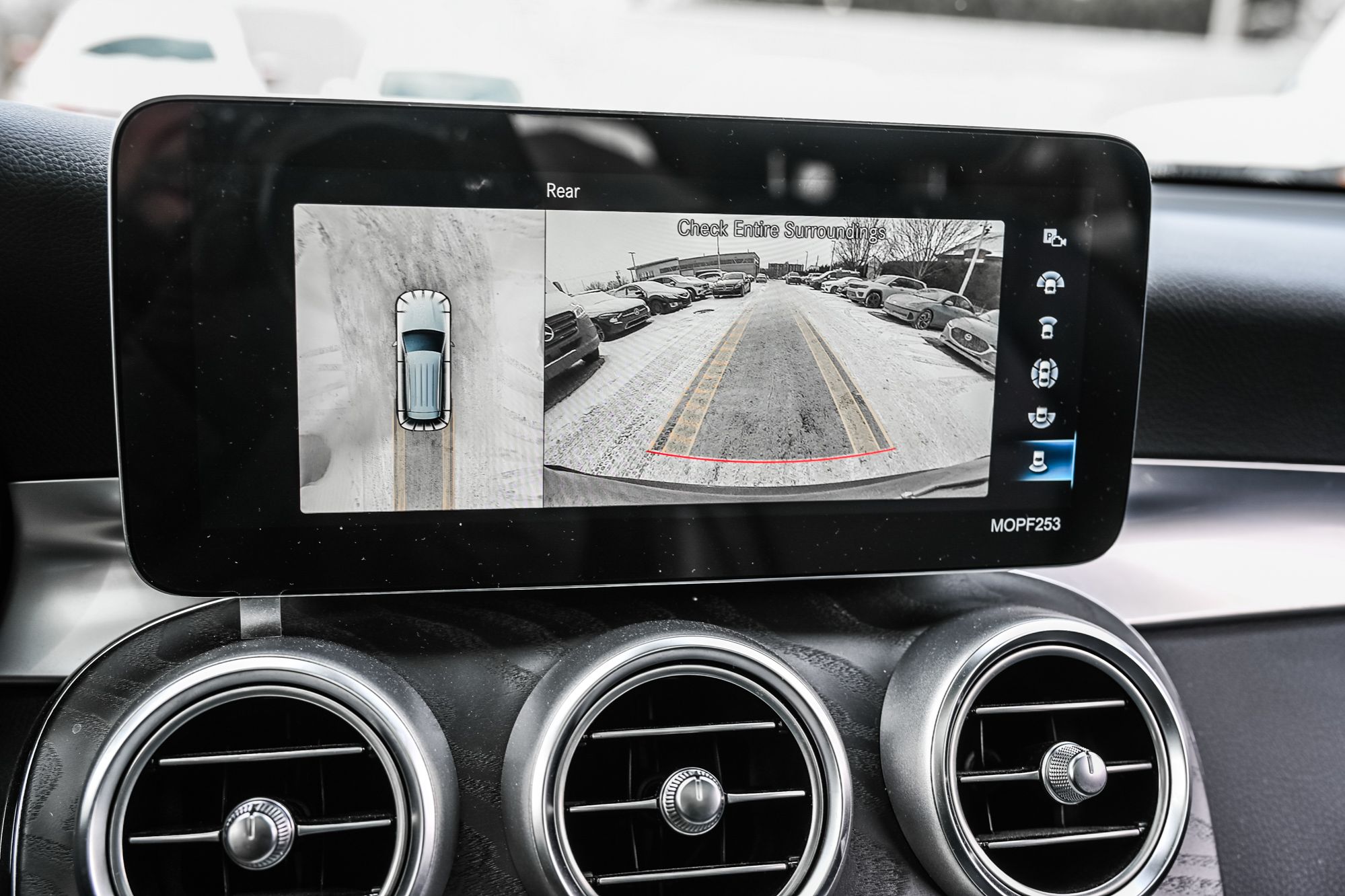 Mercedes-Benz GLC300  2022