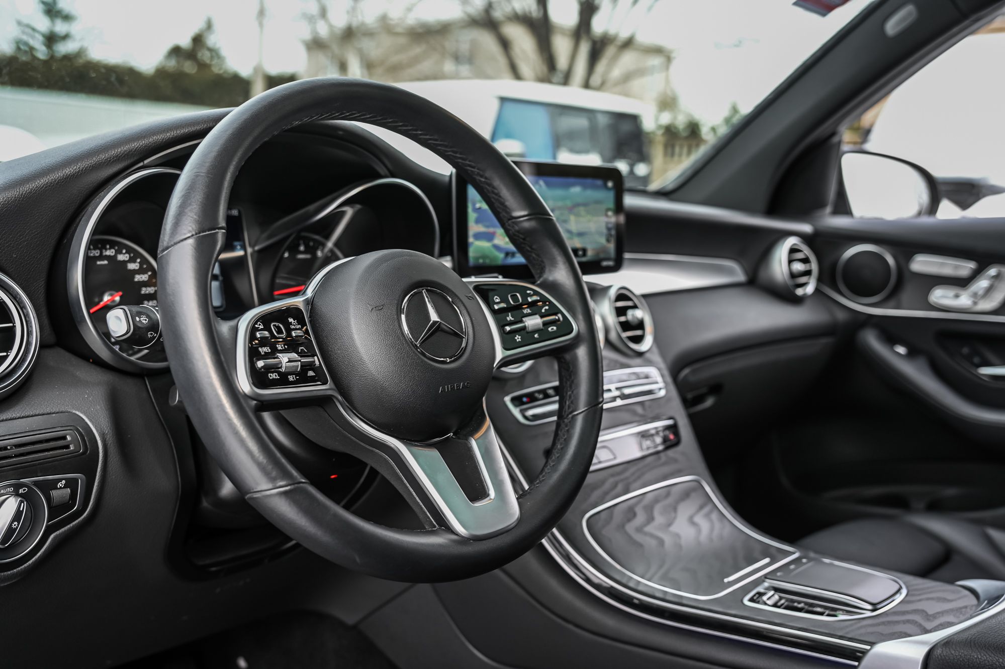 Mercedes-Benz GLC300  2022