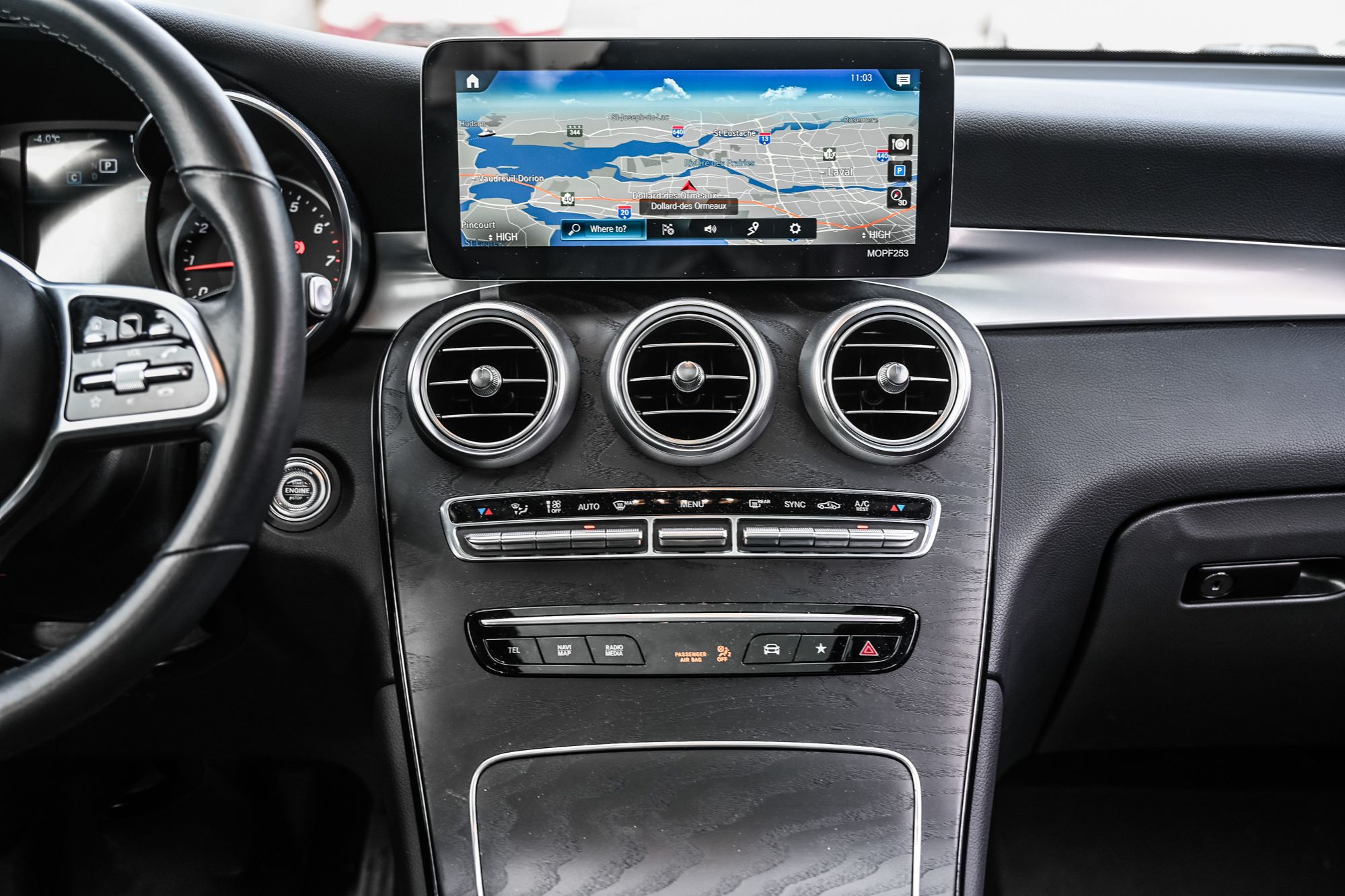 Mercedes-Benz GLC300  2022