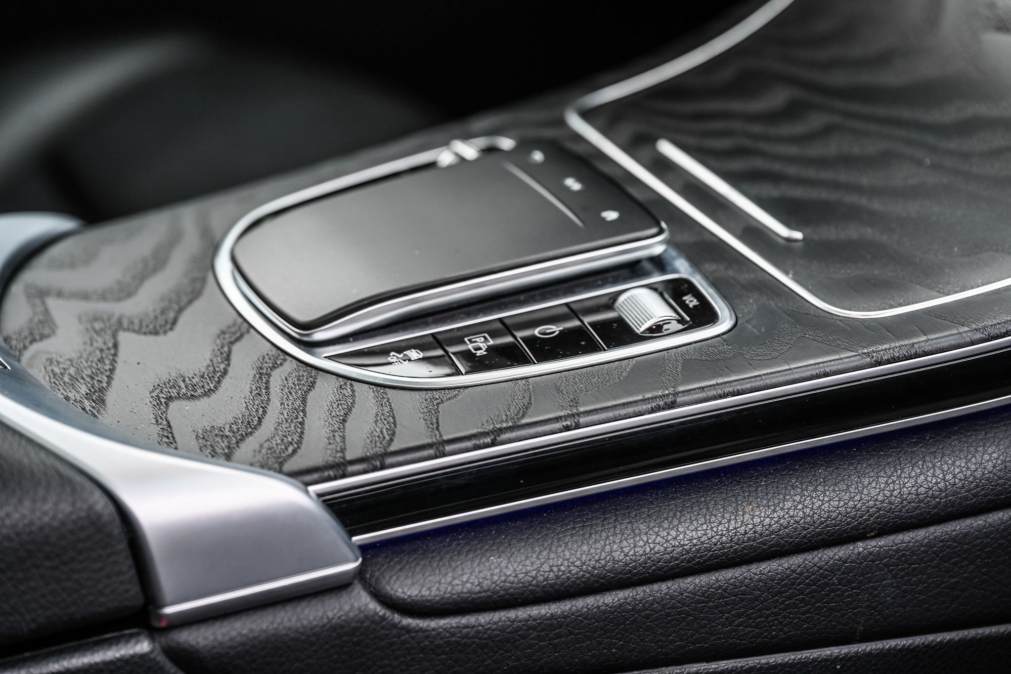 Mercedes-Benz GLC300  2022