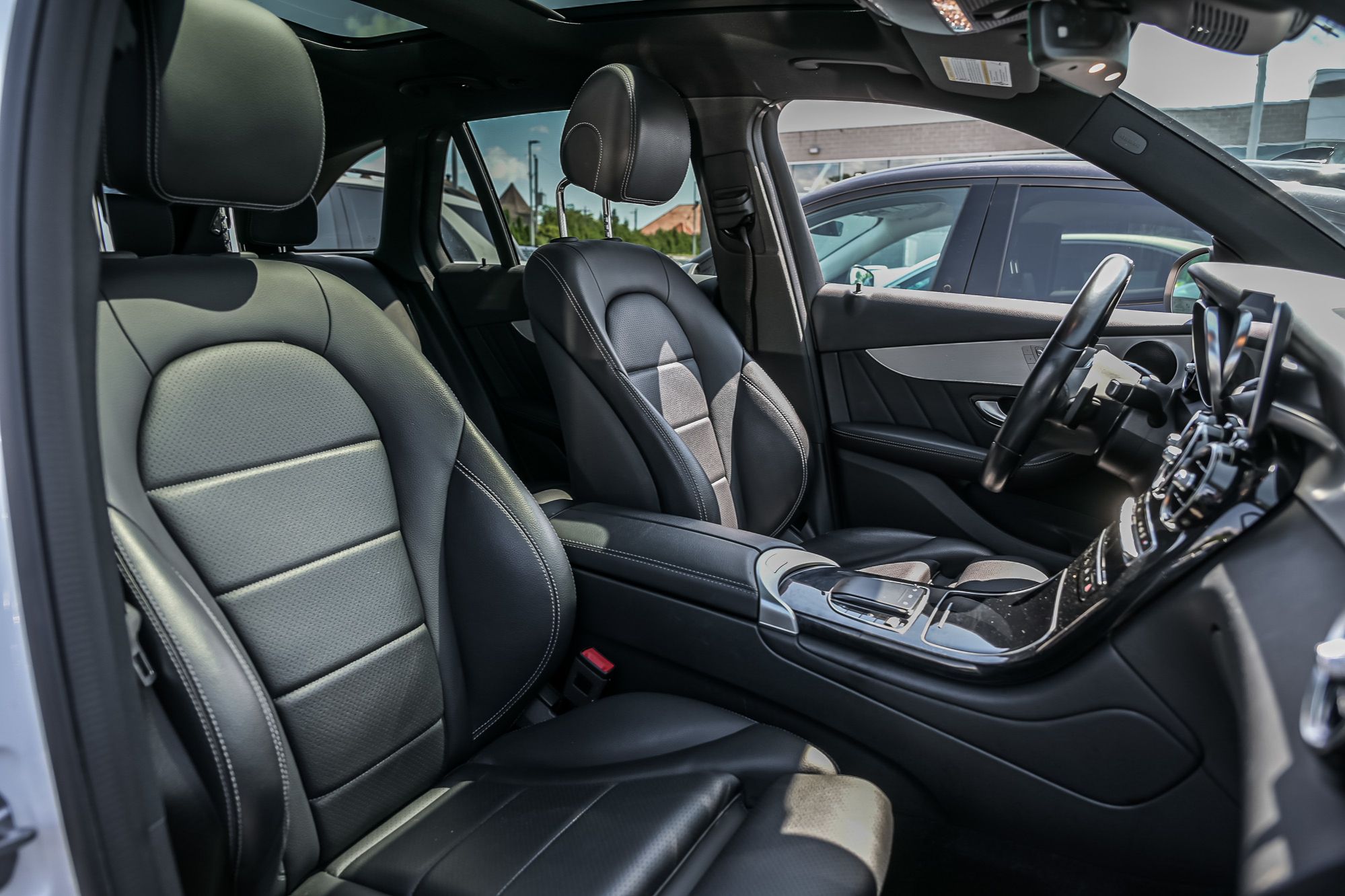 2022 Mercedes-Benz GLC300