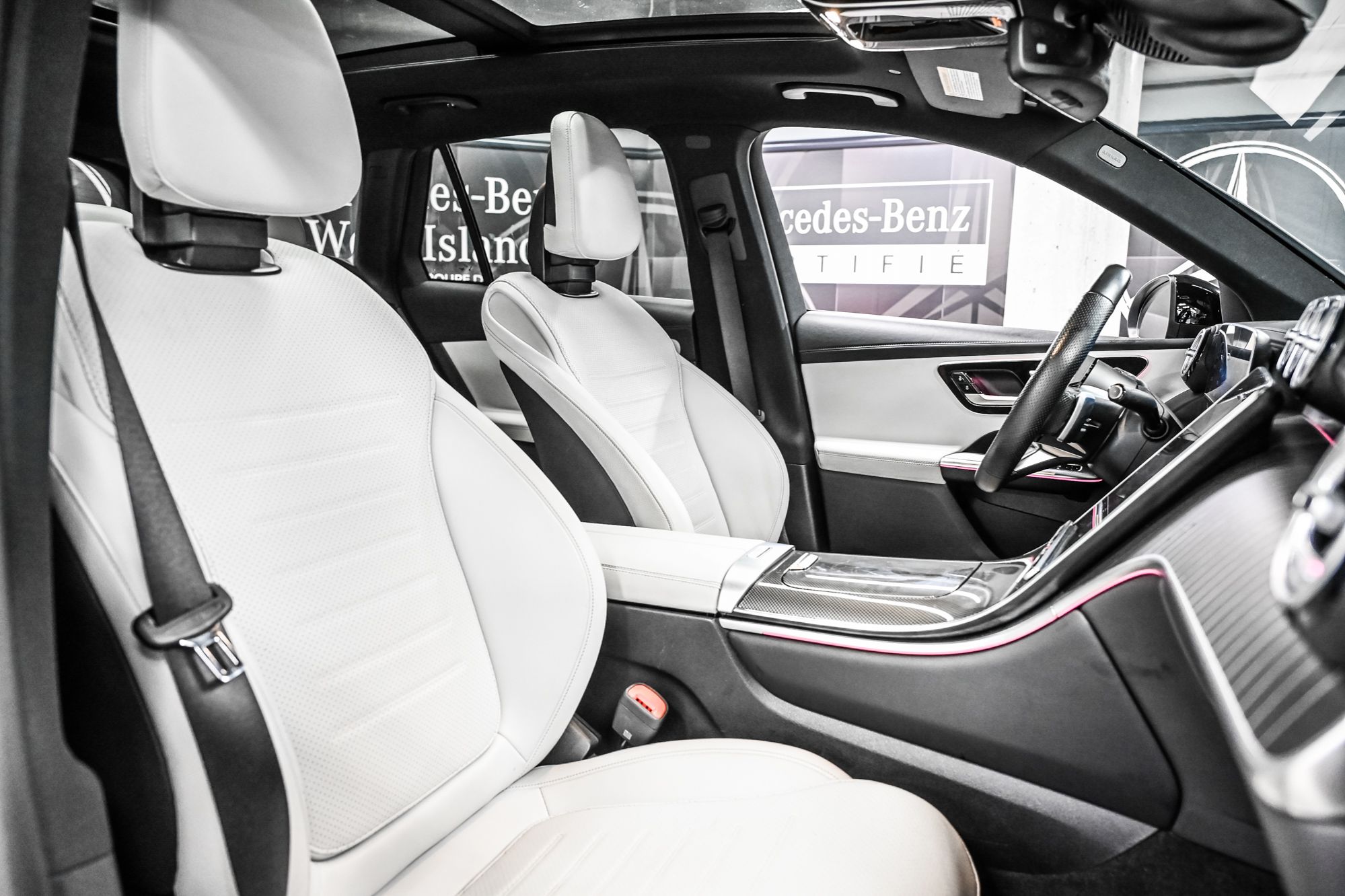 Mercedes-Benz GLC300  2023 à Dollard-des-Ormeaux, Québec