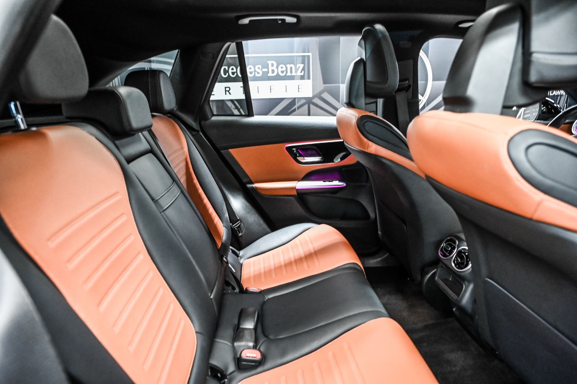 Mercedes-Benz GLC300  2023