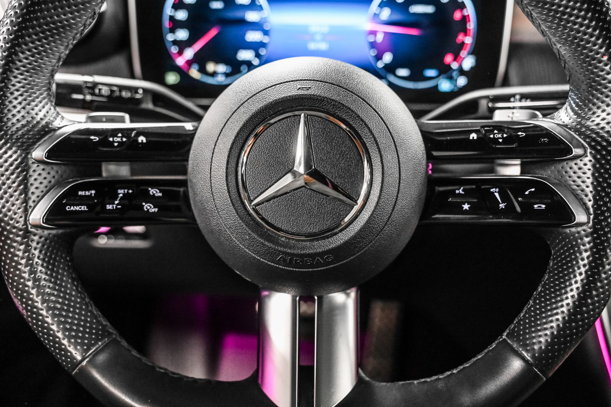 Mercedes-Benz GLC300  2023