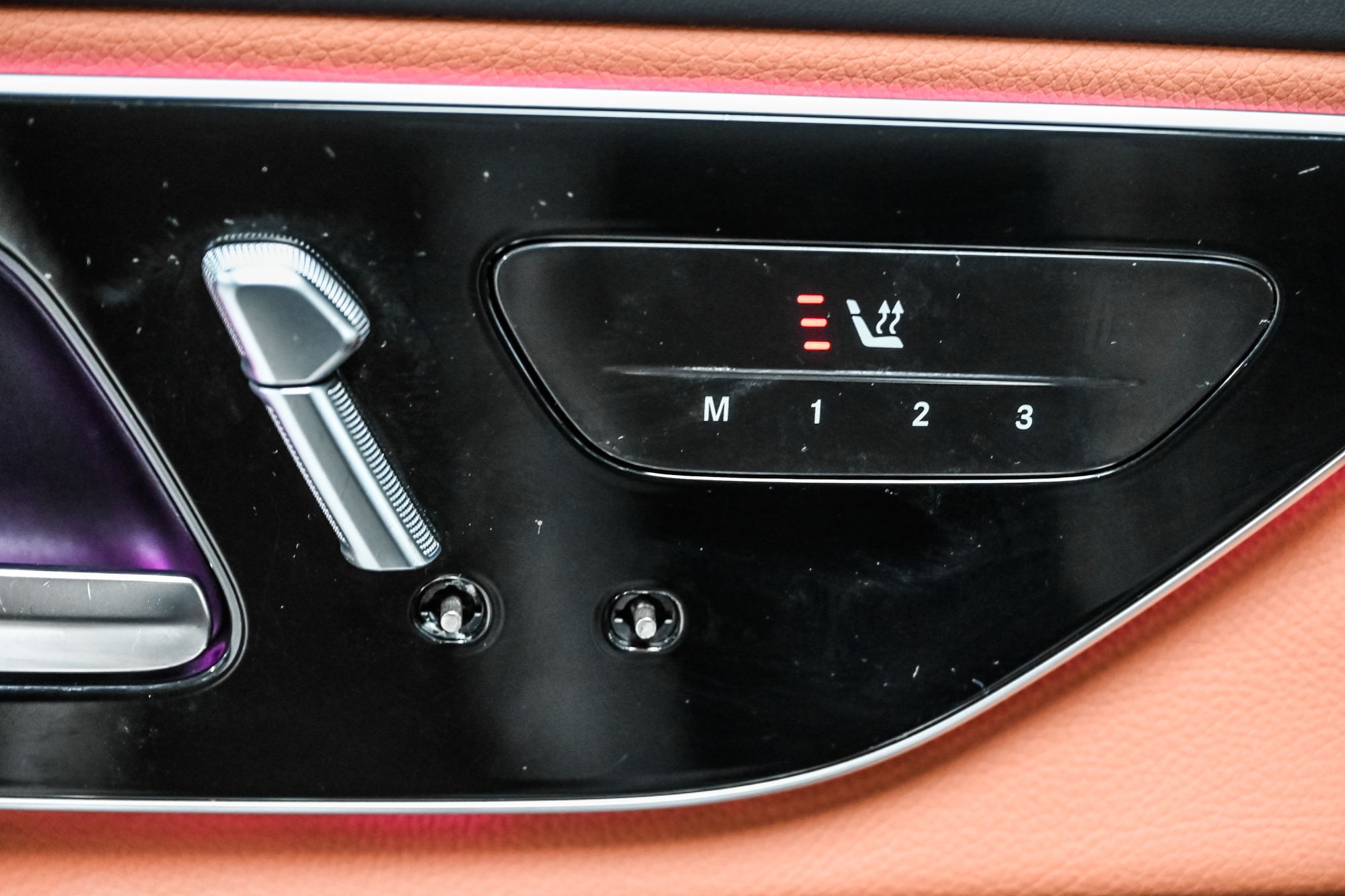 Mercedes-Benz GLC300  2023