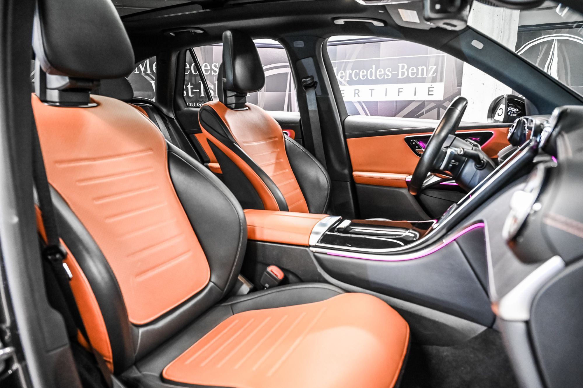 Mercedes-Benz GLC300  2023