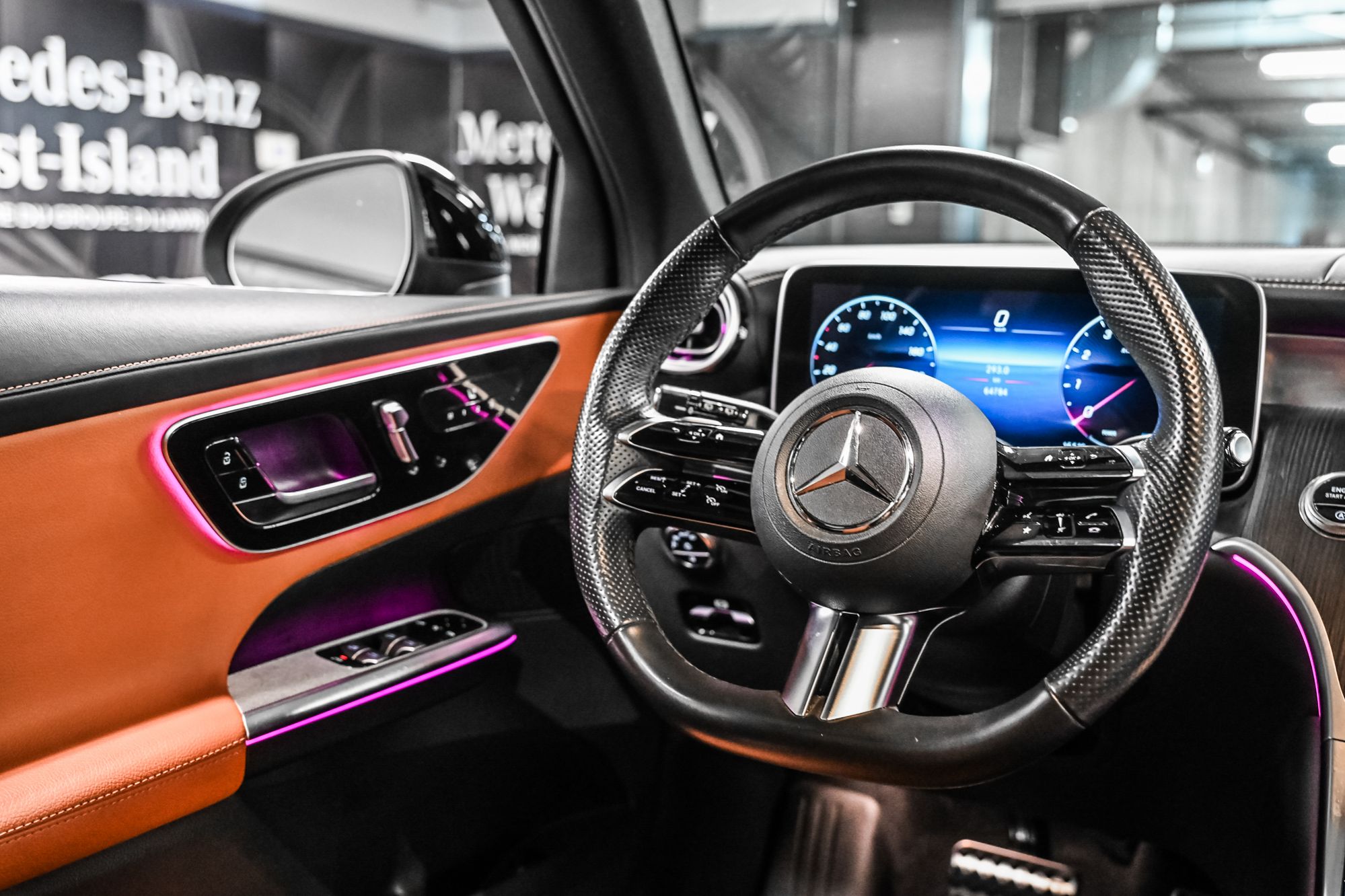 Mercedes-Benz GLC300  2023