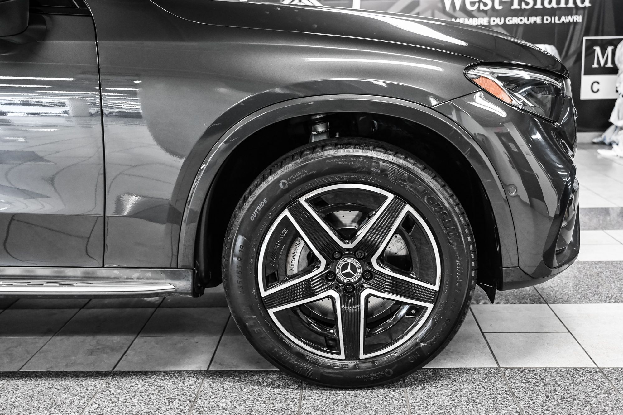 Mercedes-Benz GLC300  2023