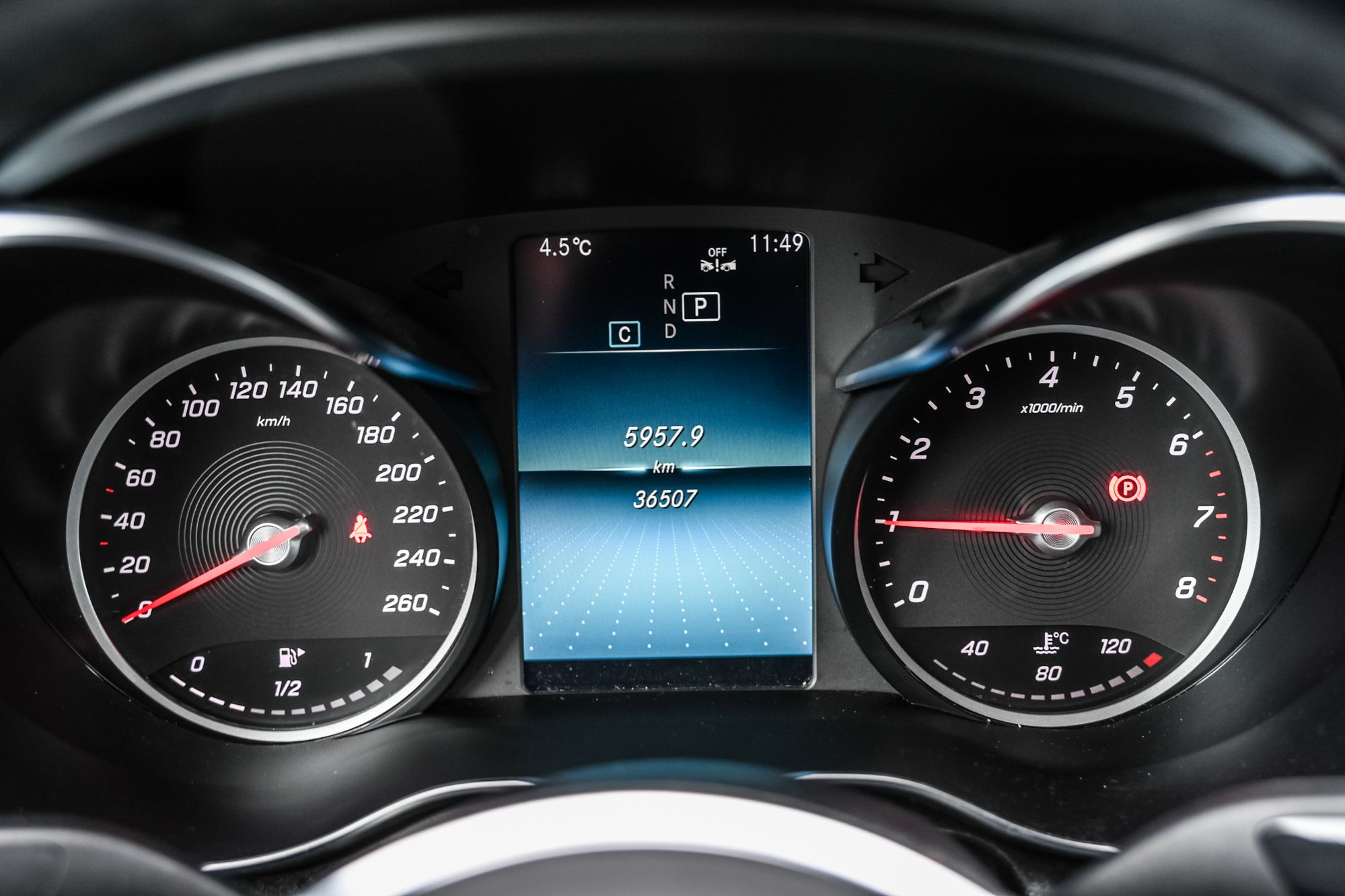 2023 Mercedes-Benz GLC300 in Dollard-des-Ormeaux, Quebec