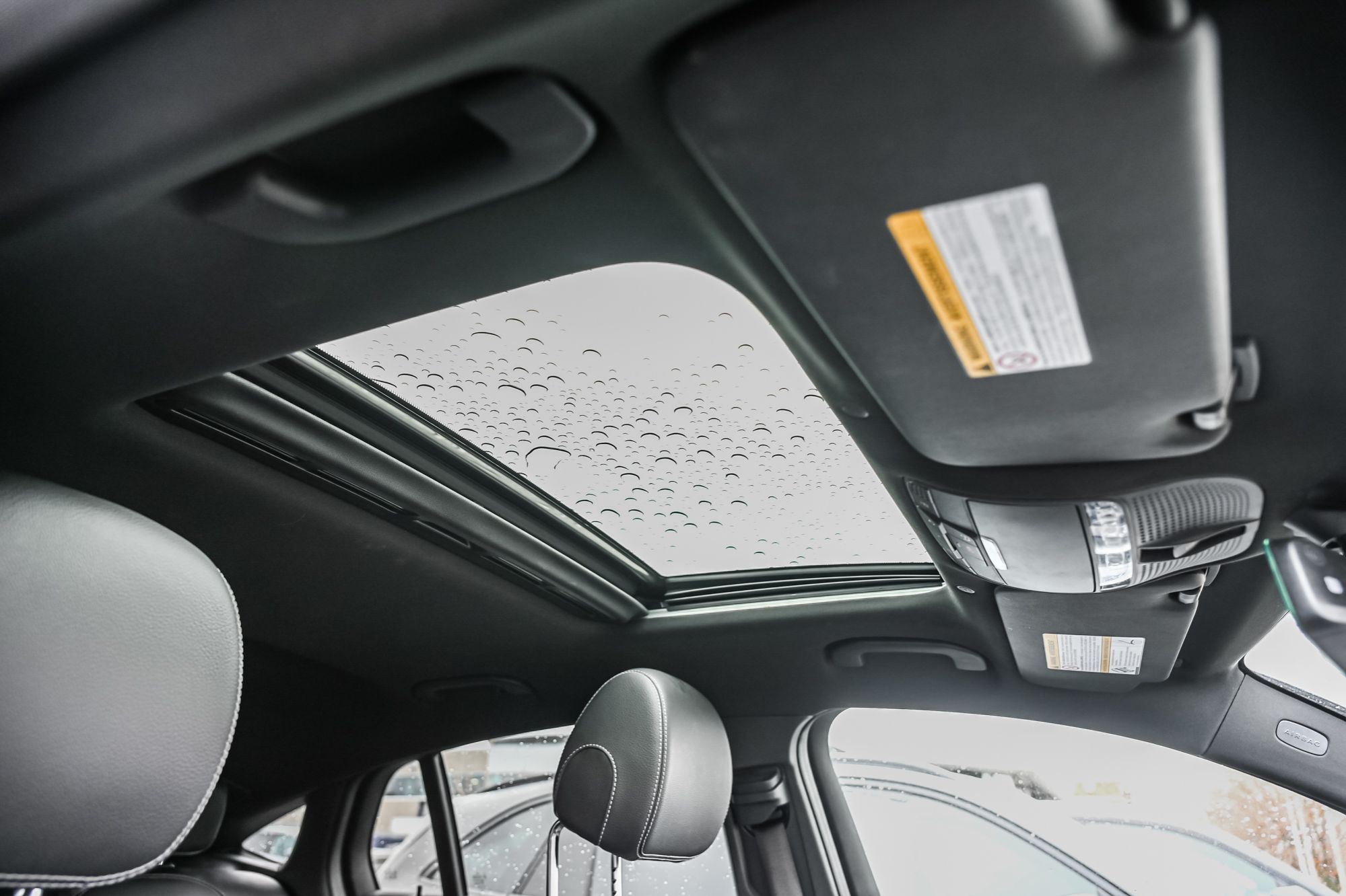 2023 Mercedes-Benz GLC300 in Dollard-des-Ormeaux, Quebec