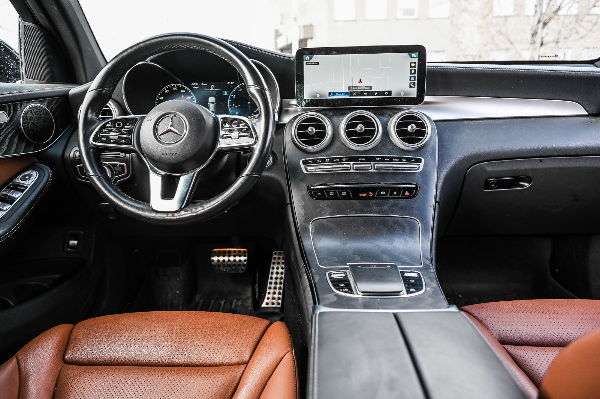 Mercedes-Benz GLC300  2023