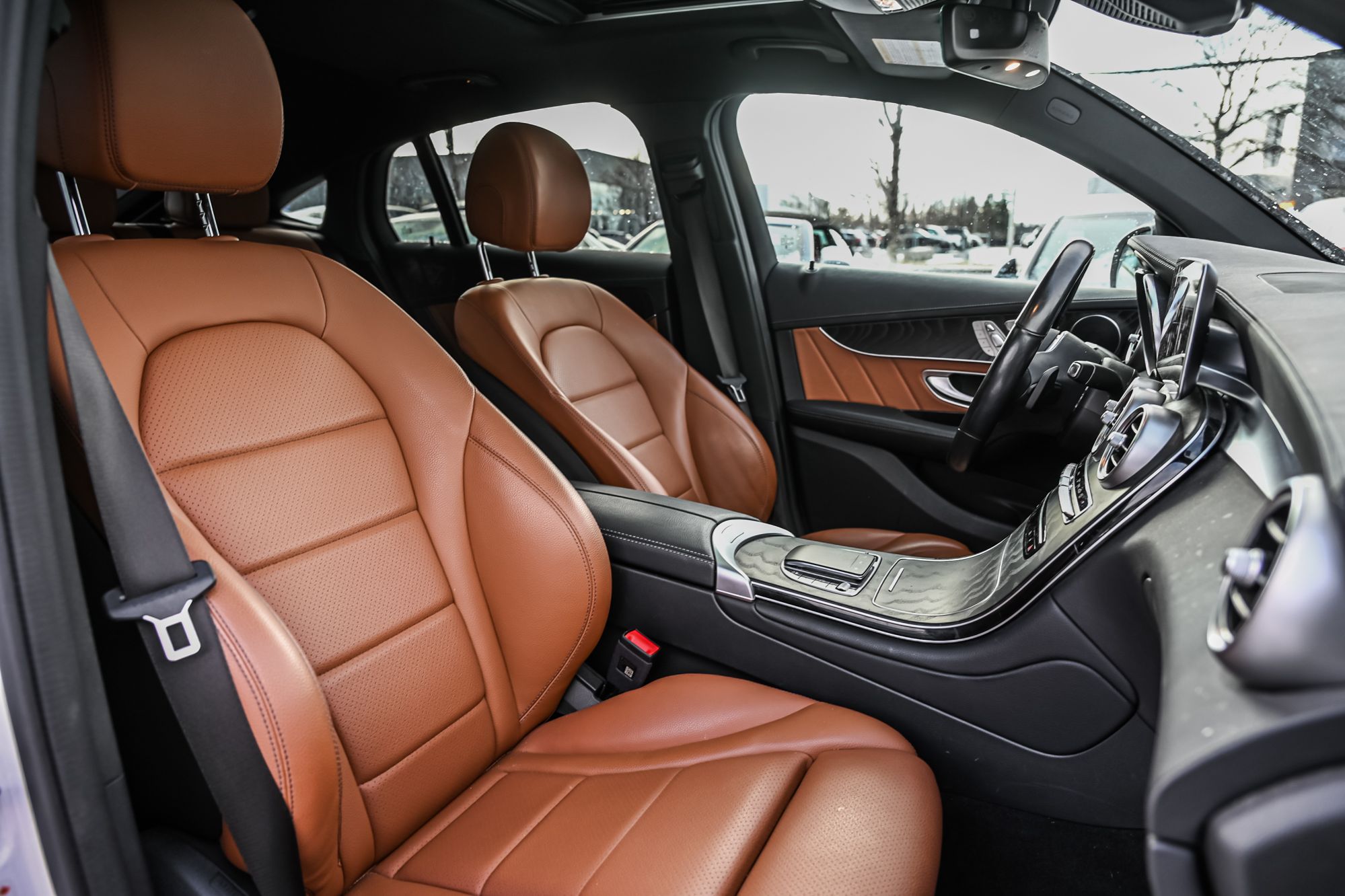 Mercedes-Benz GLC300  2023