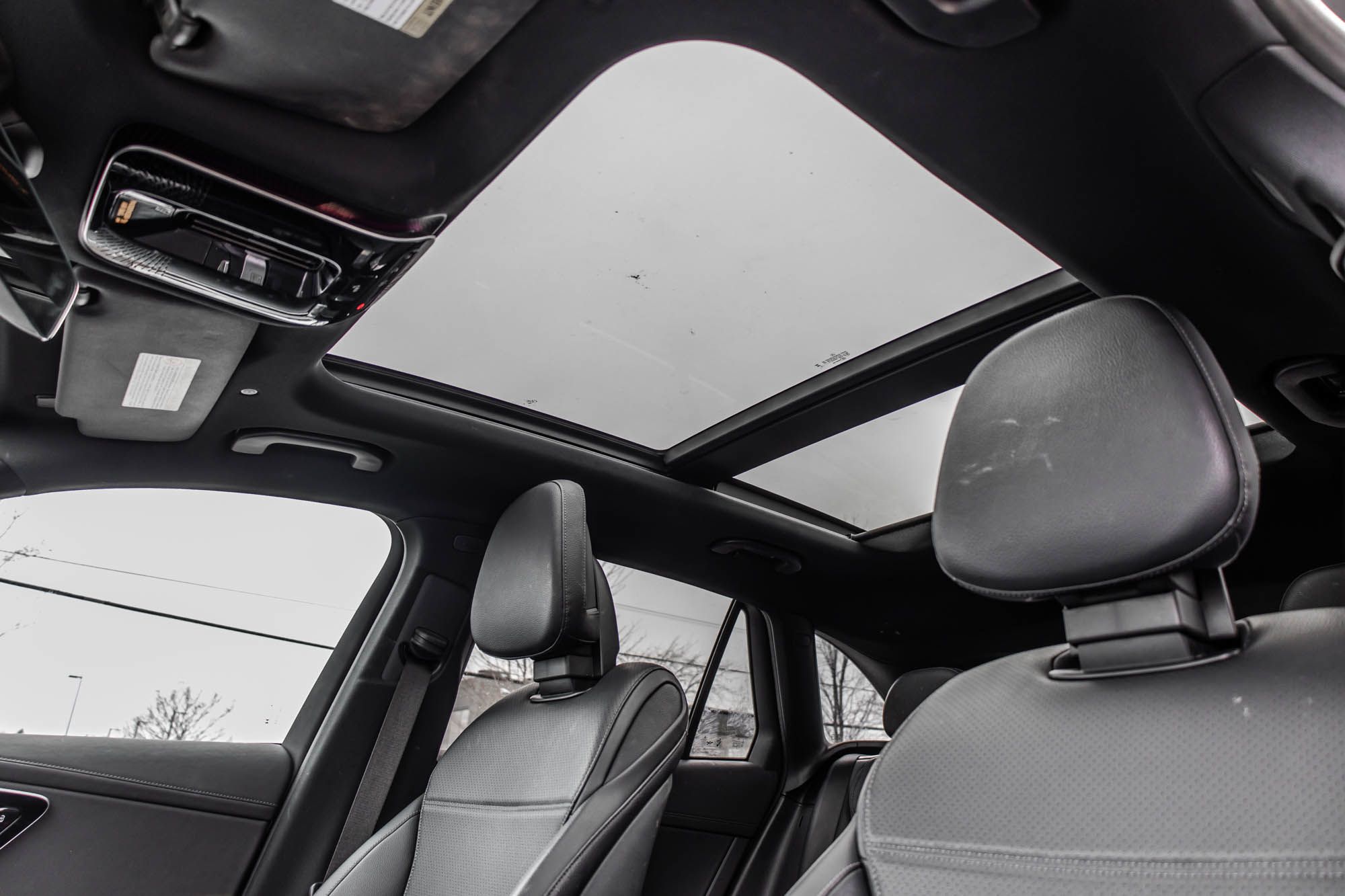 Mercedes-Benz GLC300  2023