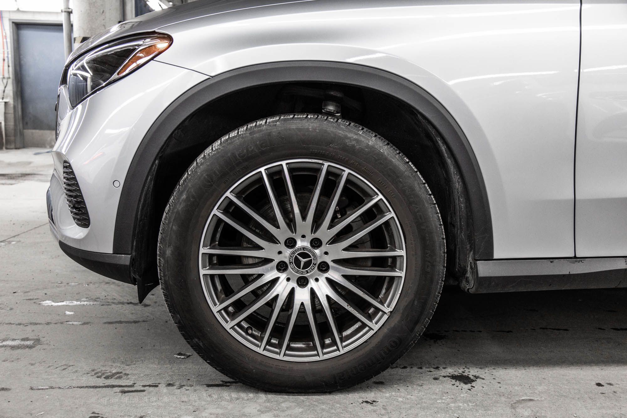 Mercedes-Benz GLC300  2023