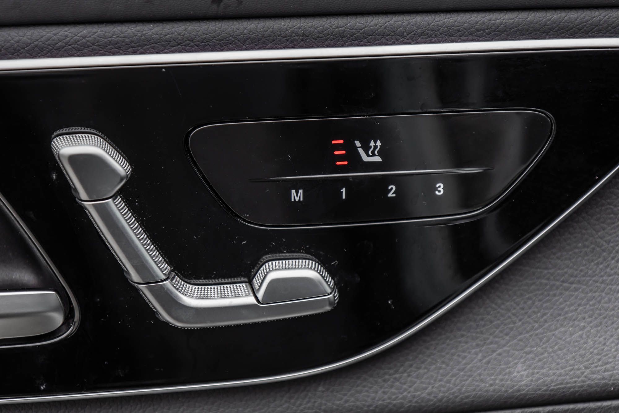 Mercedes-Benz GLC300  2023