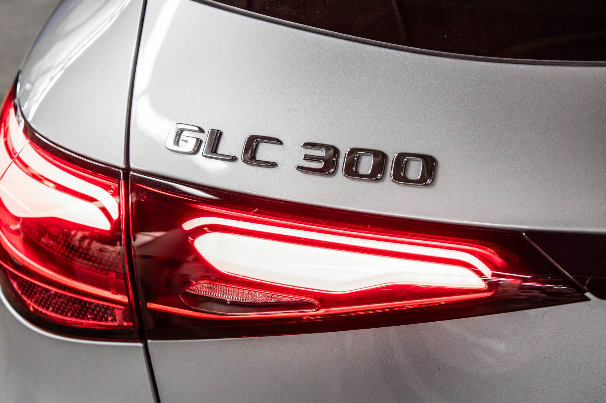 Mercedes-Benz GLC300  2023