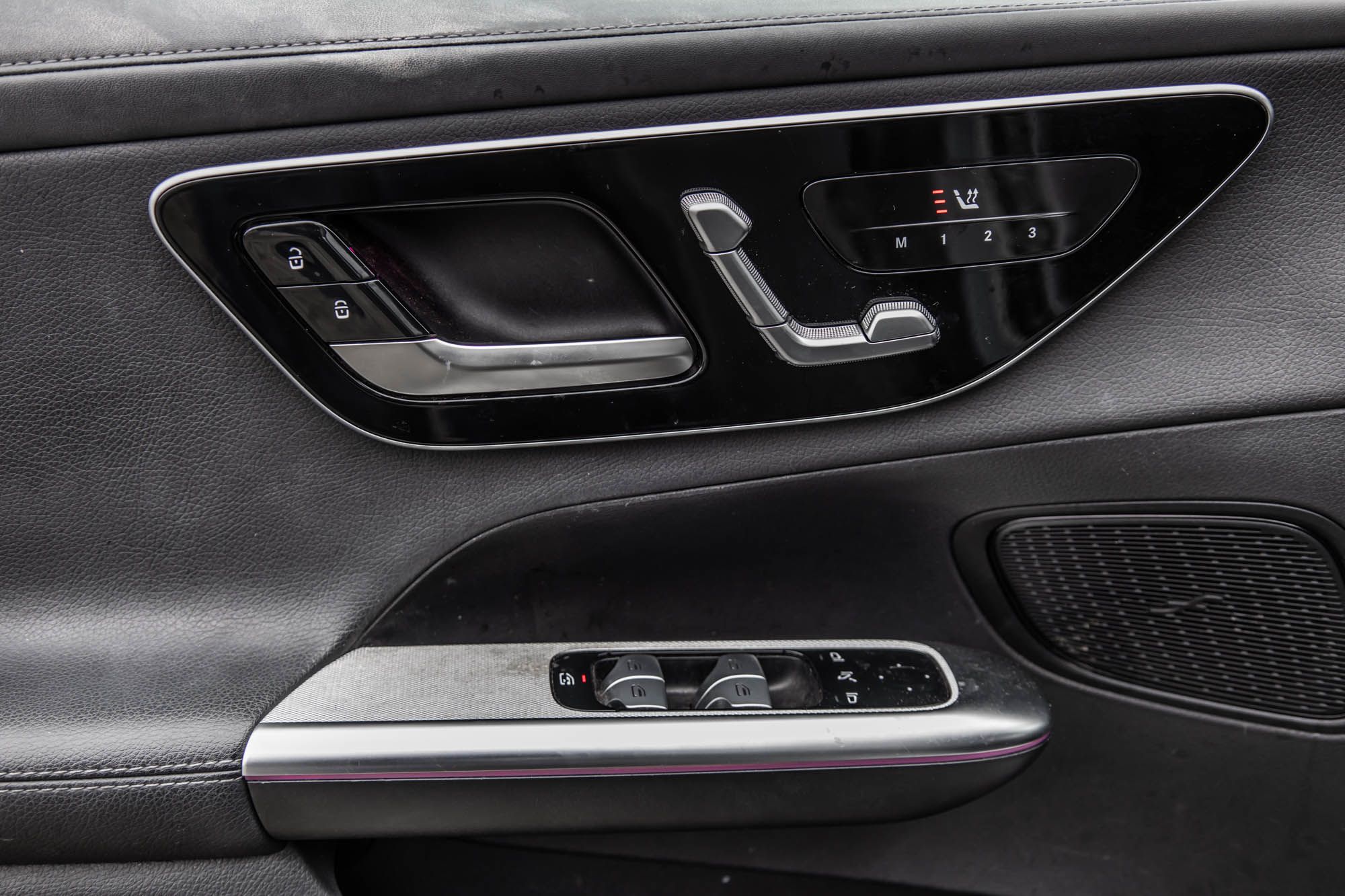 Mercedes-Benz GLC300  2023