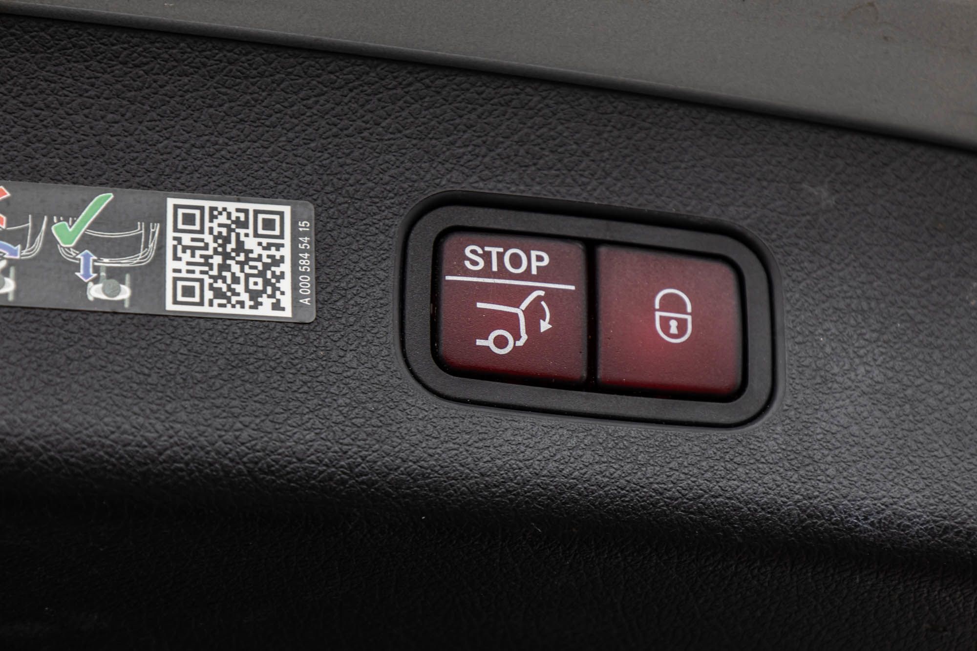 Mercedes-Benz GLC300  2023