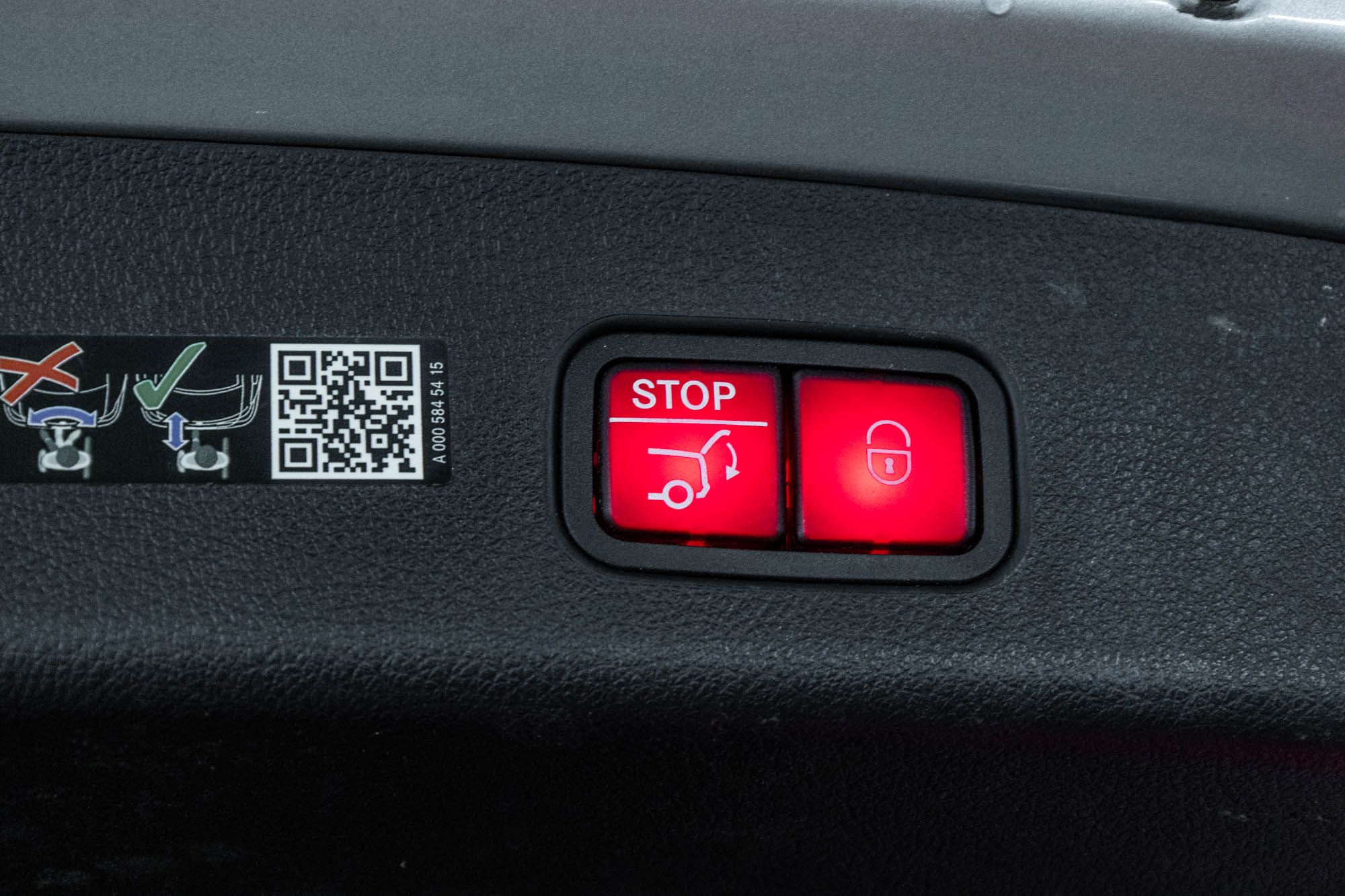 Mercedes-Benz GLC300  2023