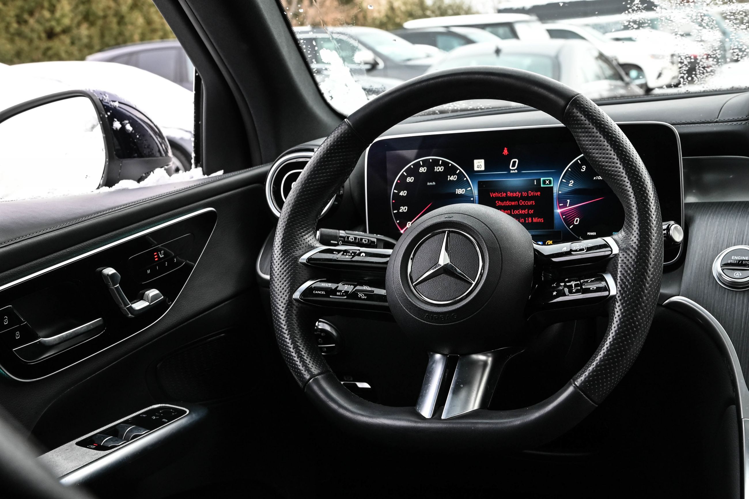 Mercedes-Benz GLC300  2023