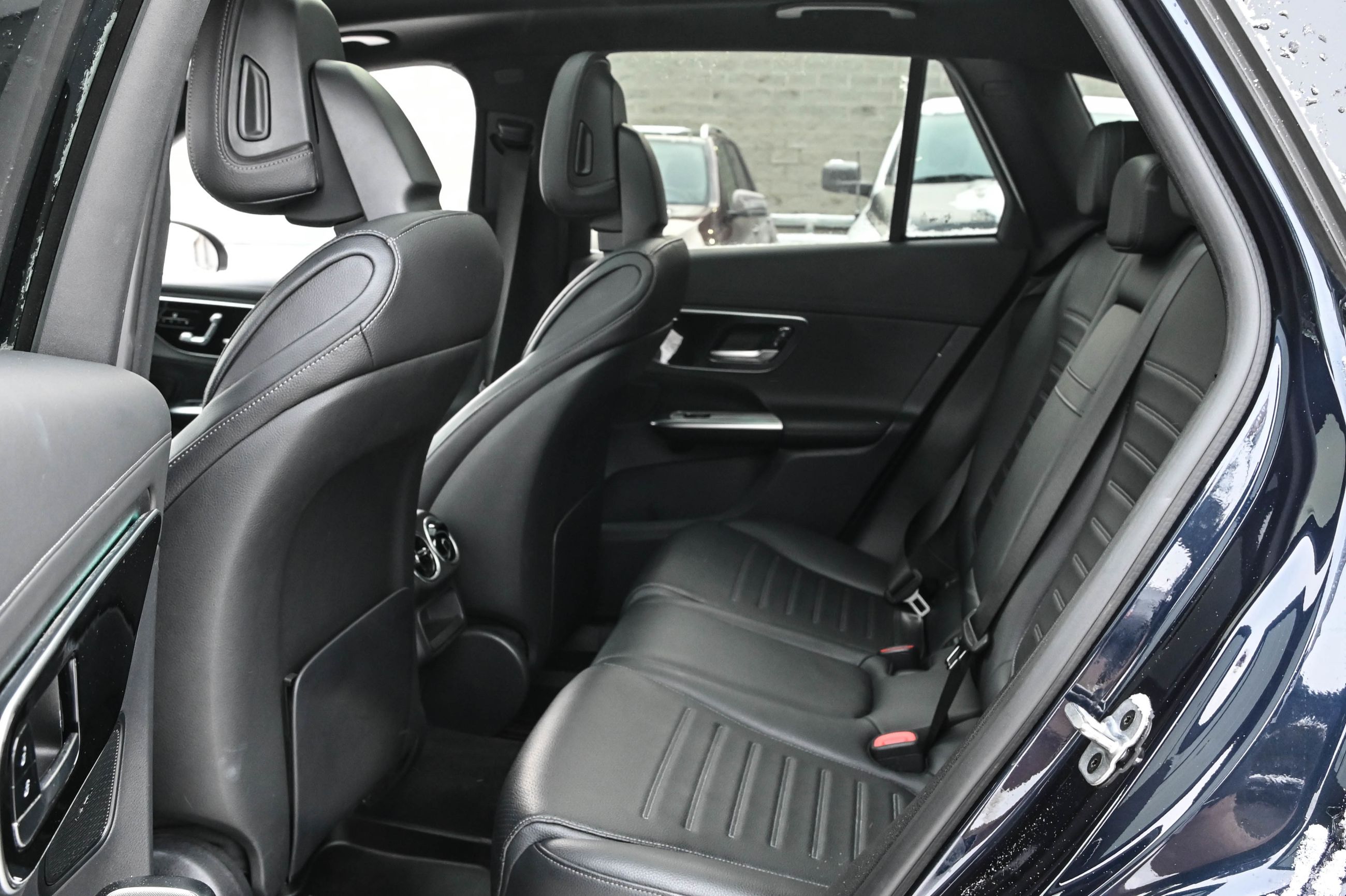 Mercedes-Benz GLC300  2023