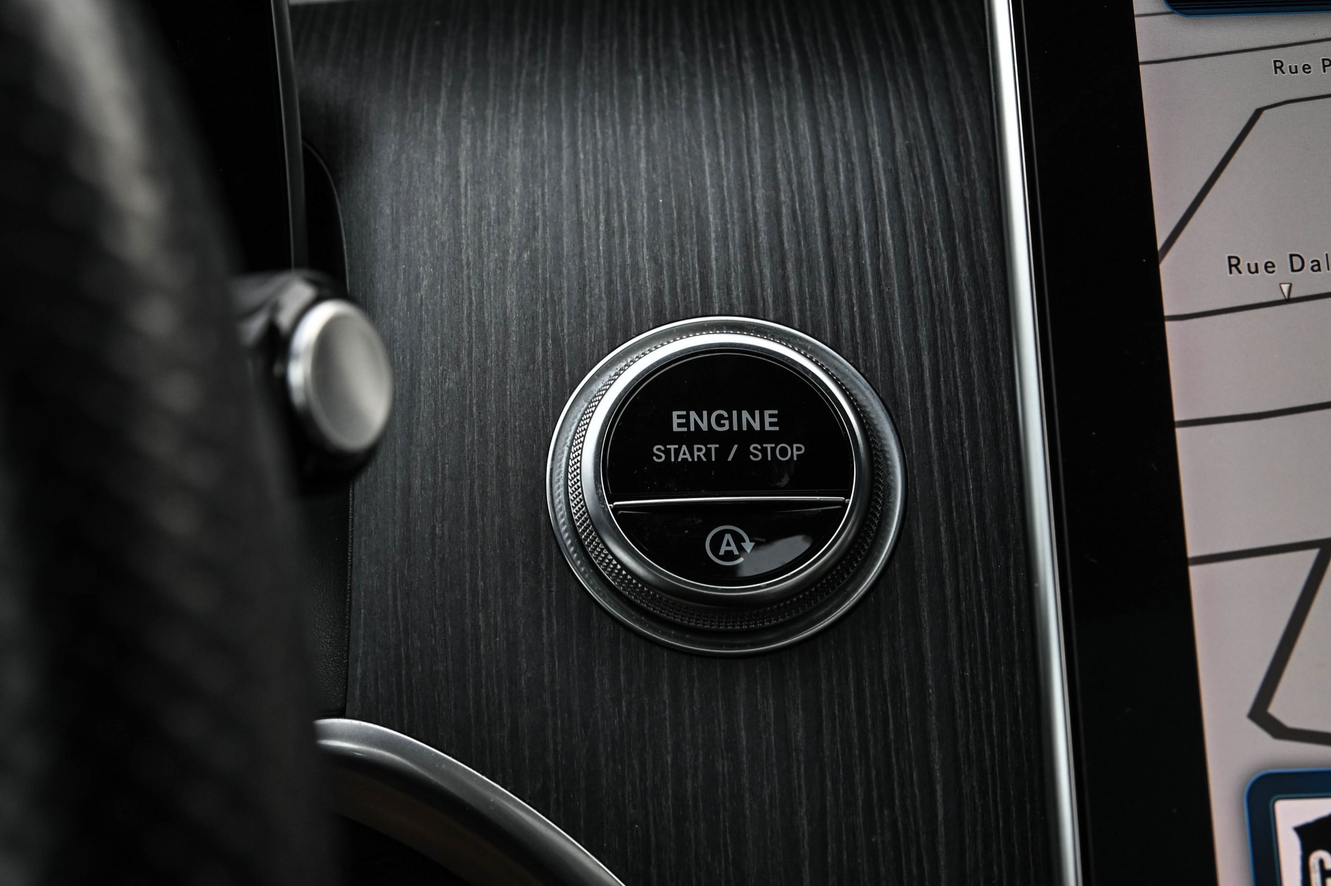 Mercedes-Benz GLC300  2023