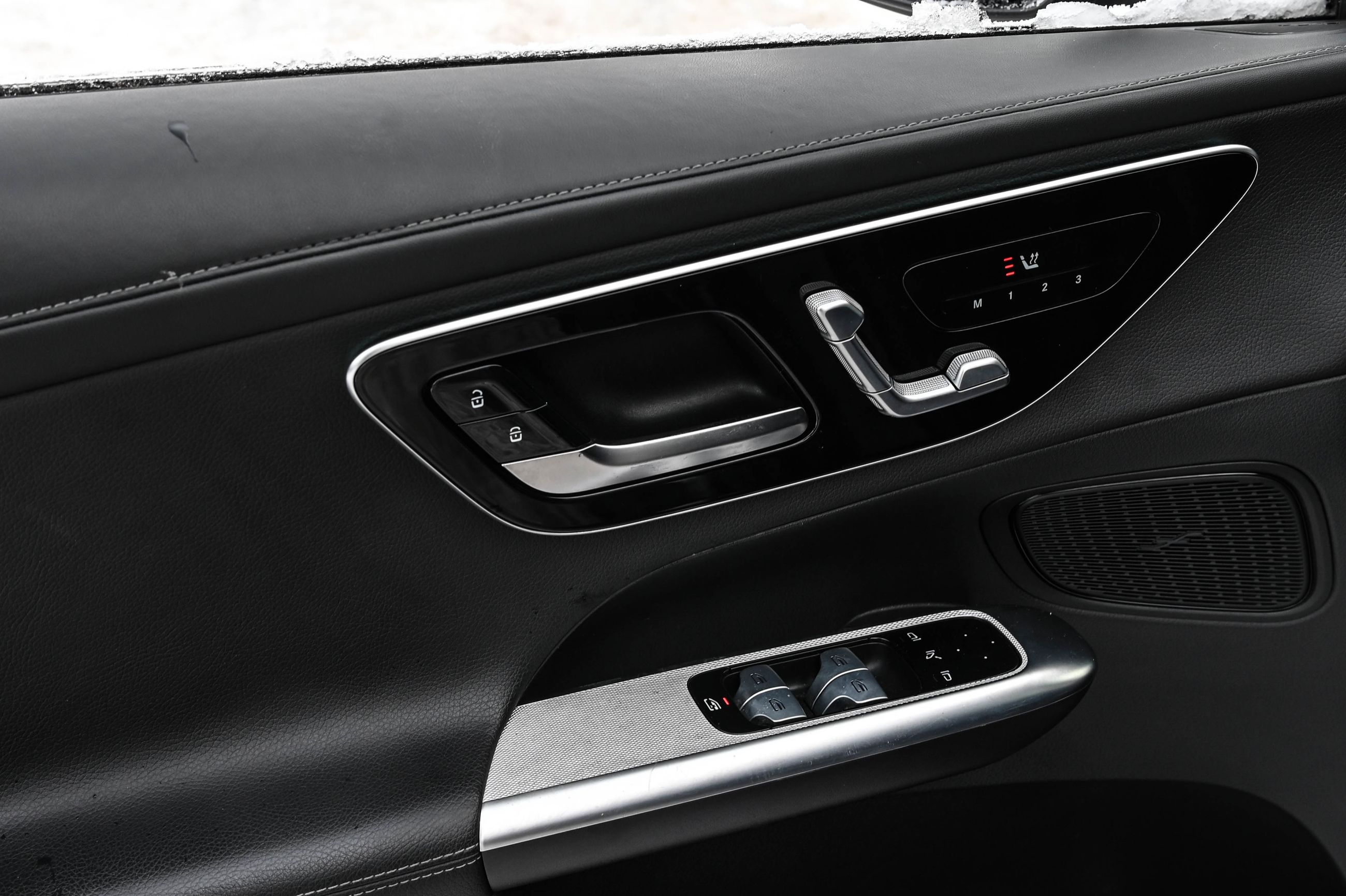 Mercedes-Benz GLC300  2023