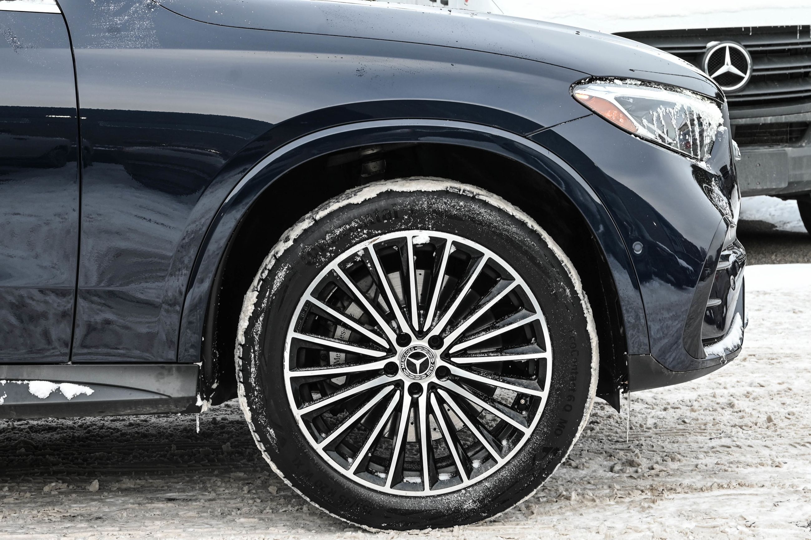 Mercedes-Benz GLC300  2023